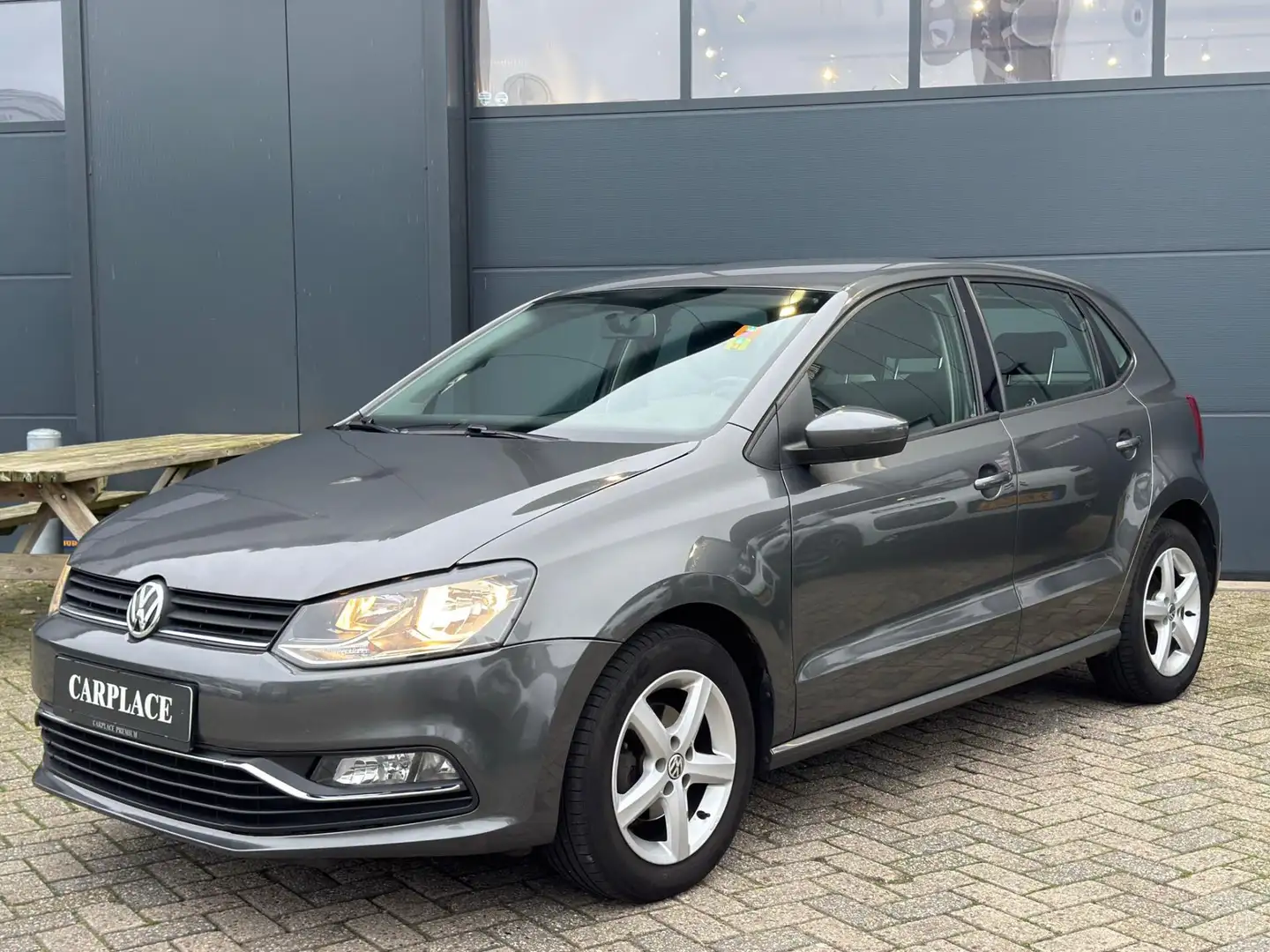 Volkswagen Polo 1.2 TSI Comfortline Grijs - 2