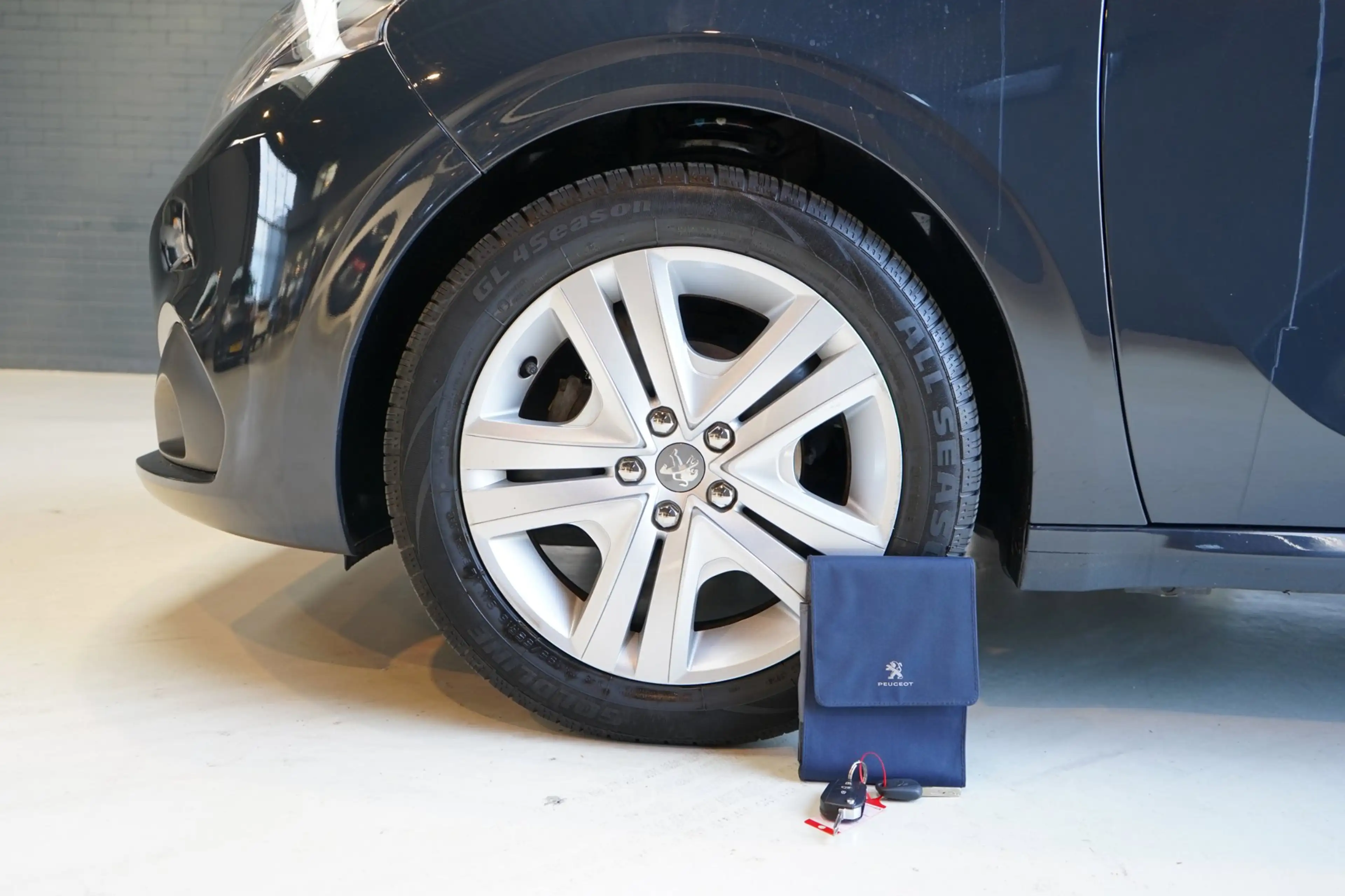 Peugeot 208 1.2 PureTech Allure | PDC | CRUISE | AIRCO | APK — photo 12