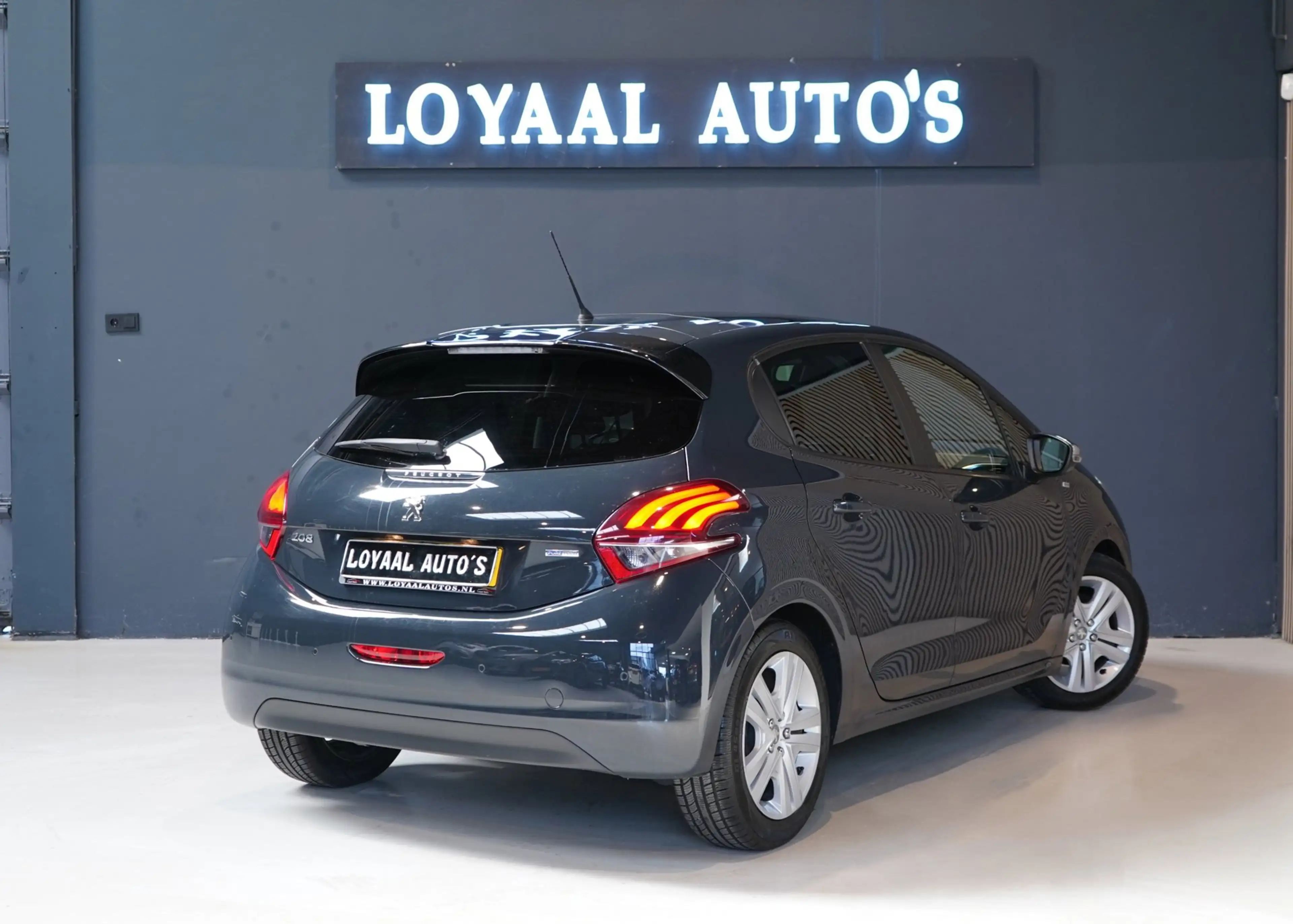 Peugeot 208 1.2 PureTech Allure | PDC | CRUISE | AIRCO | APK — photo 8