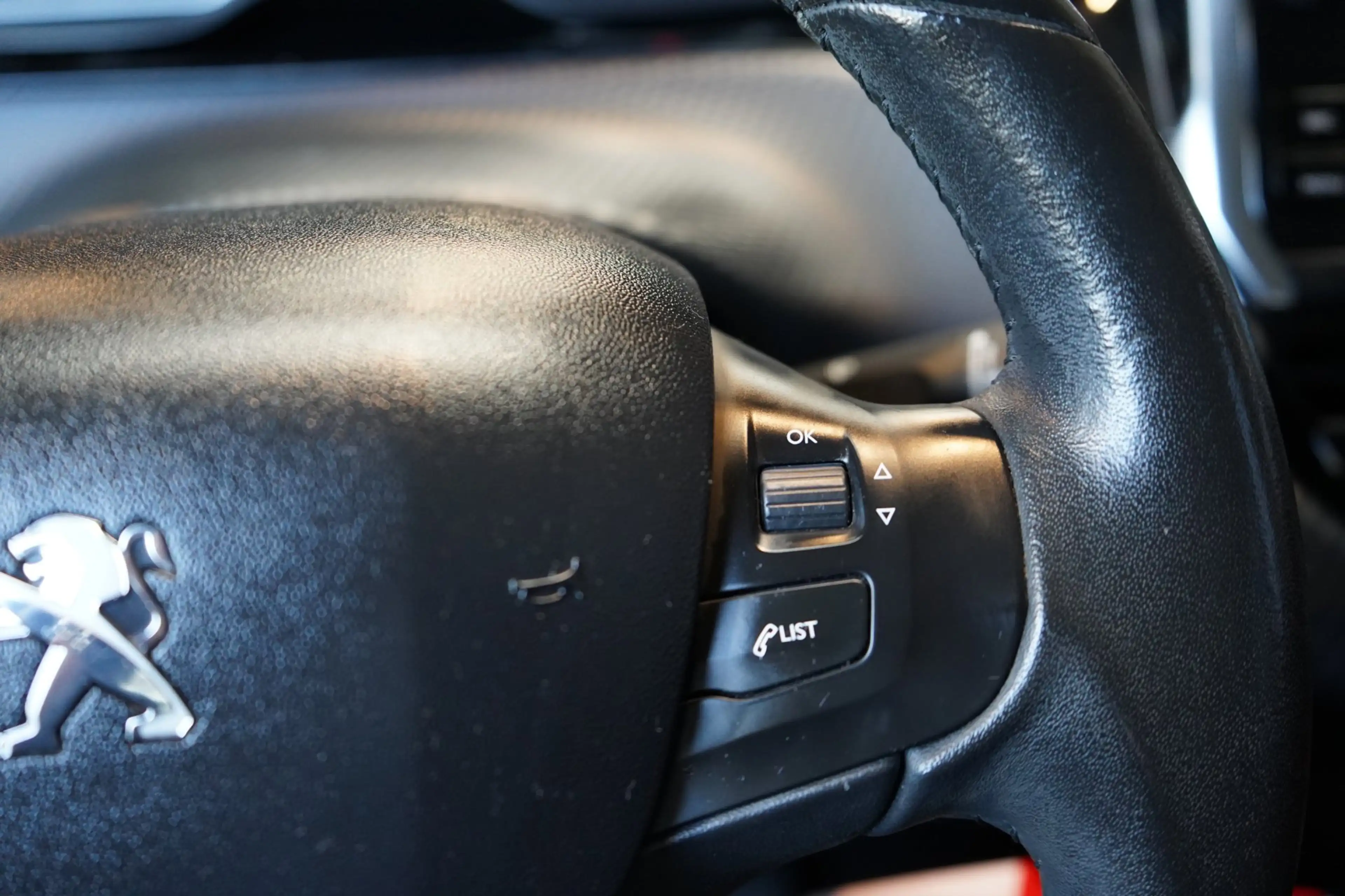 Peugeot 208 1.2 PureTech Allure | PDC | CRUISE | AIRCO | APK — photo 27