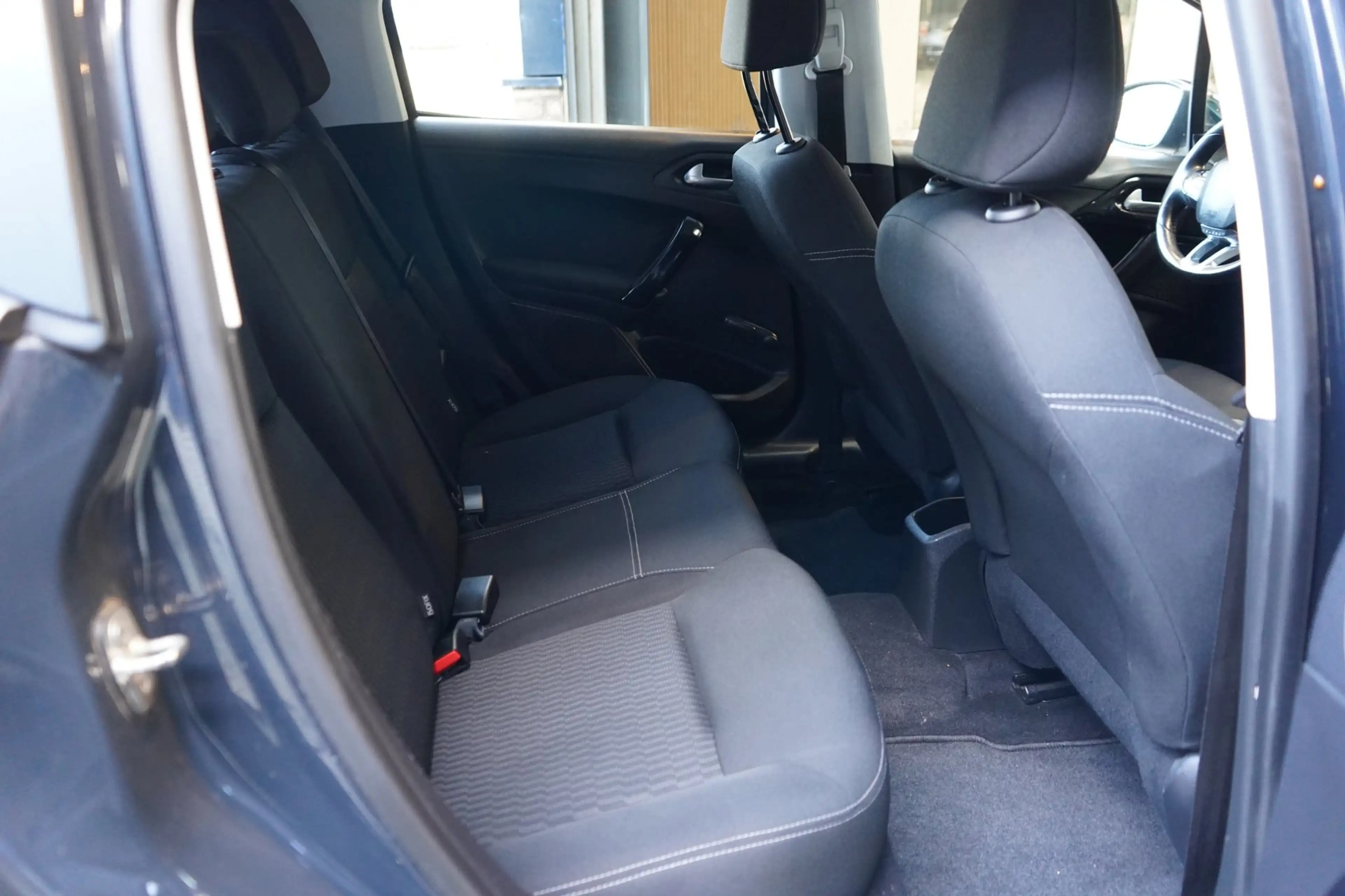 Peugeot 208 1.2 PureTech Allure | PDC | CRUISE | AIRCO | APK — photo 20
