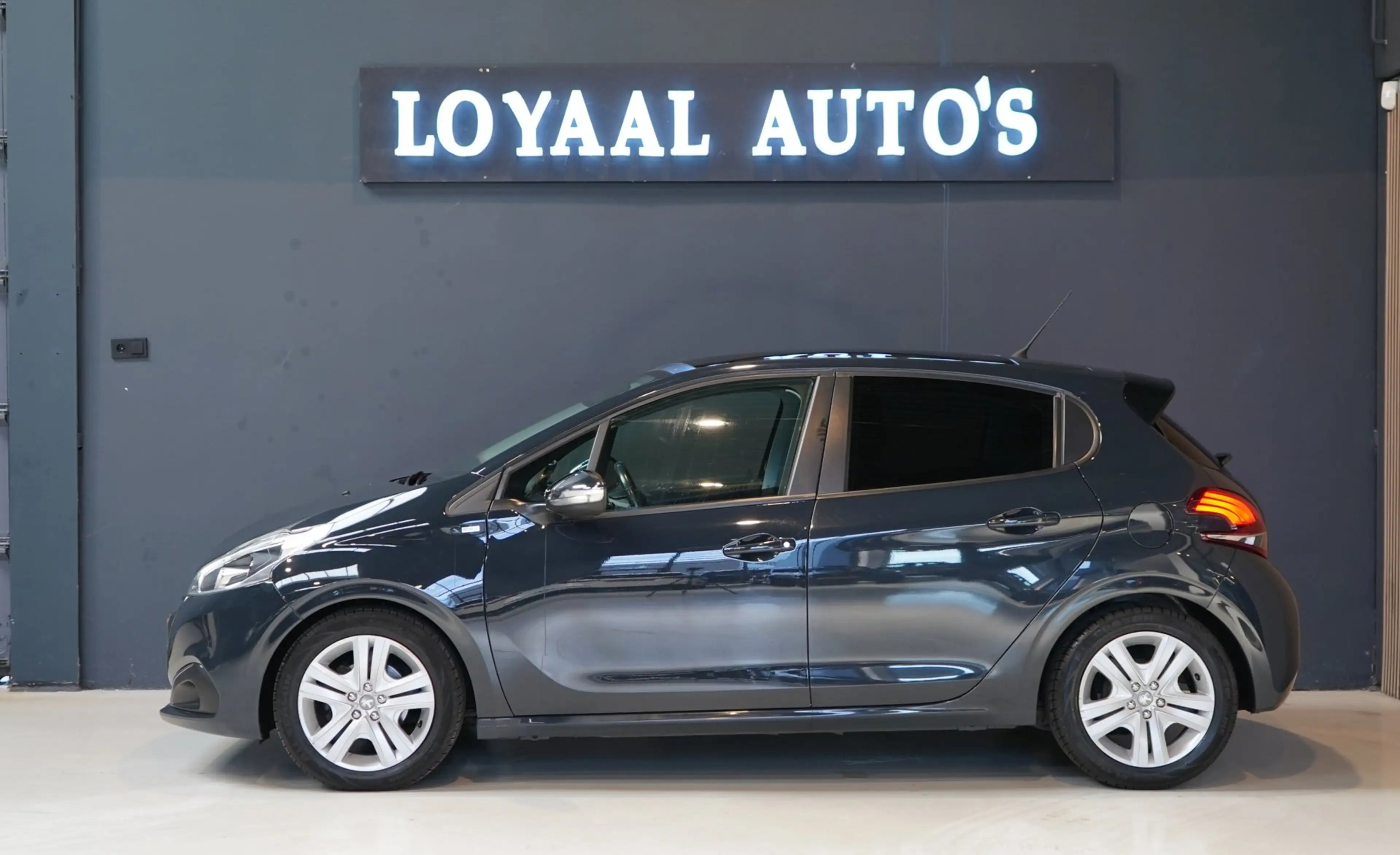 Peugeot 208 1.2 PureTech Allure | PDC | CRUISE | AIRCO | APK — photo 5