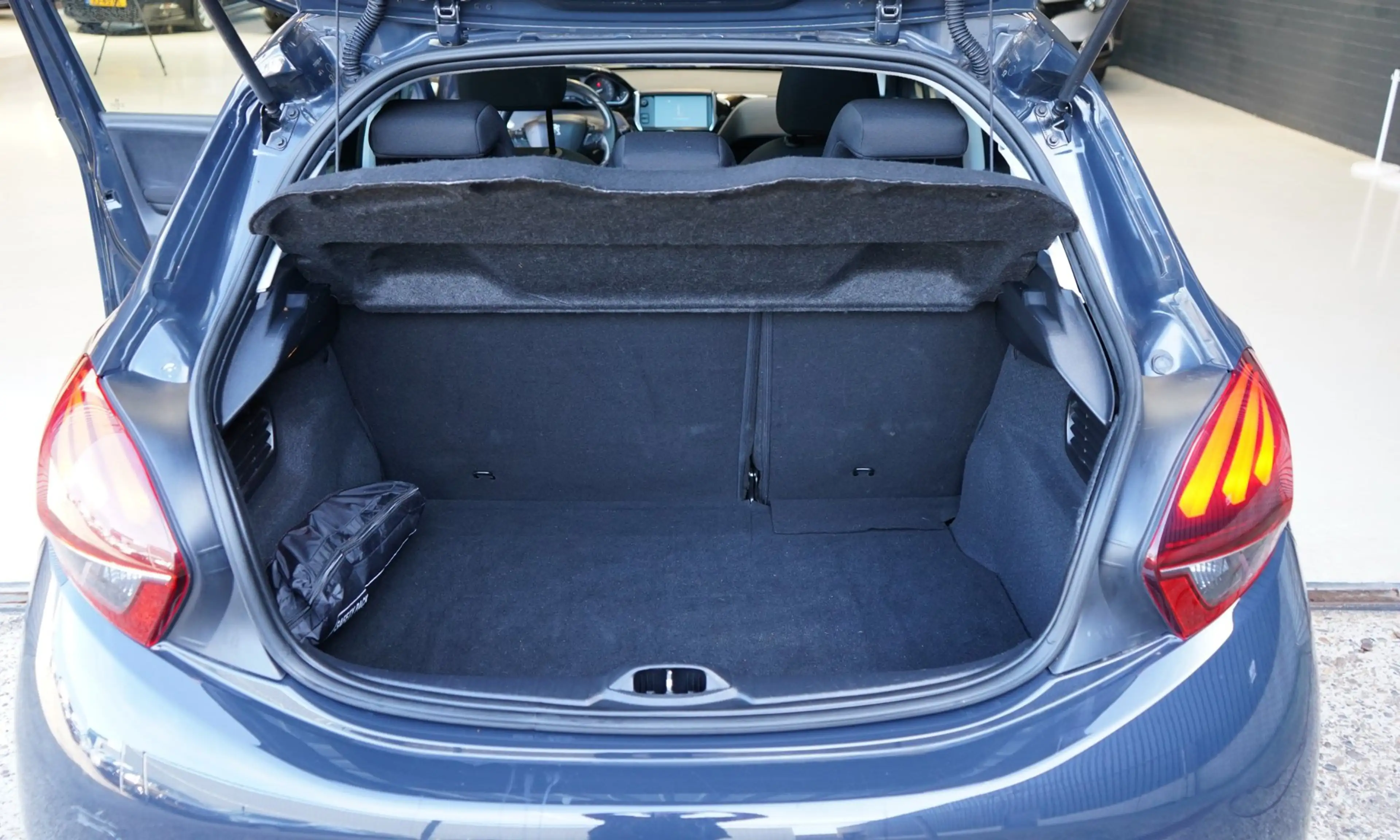 Peugeot 208 1.2 PureTech Allure | PDC | CRUISE | AIRCO | APK — photo 33