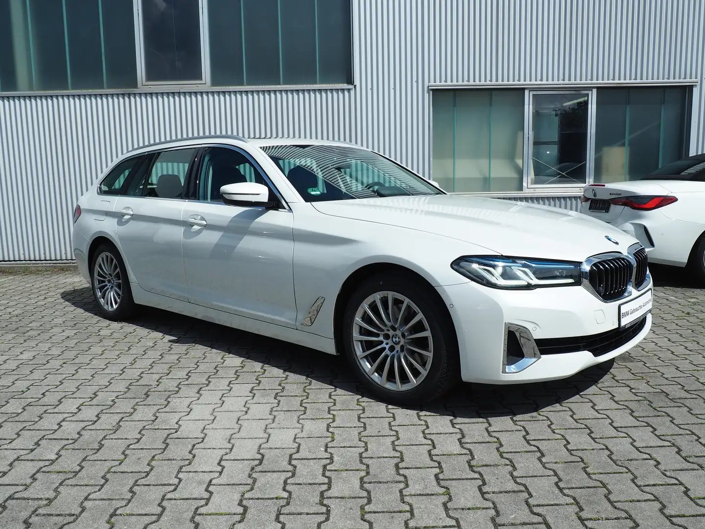 BMW 520 i Touring Luxury*Panorama*HUD*Laser*Komfortsitze* Wit - 1