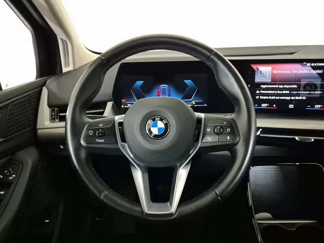 BMW 2 Series view 9
