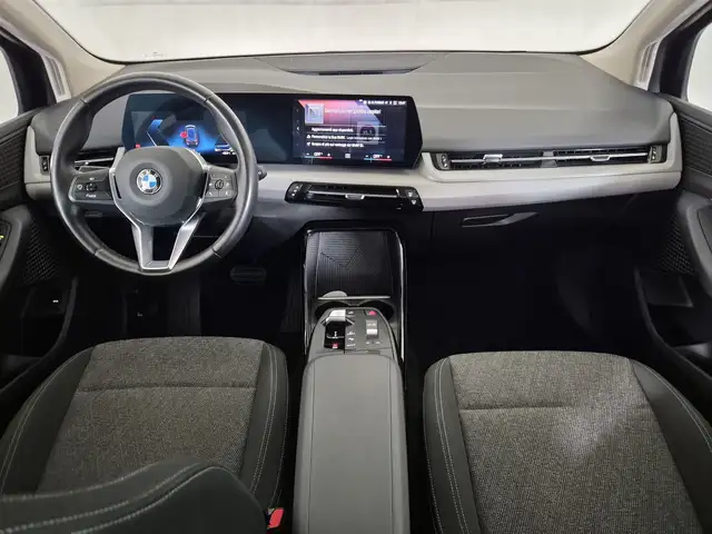 BMW 2 Series view 8