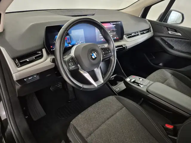 BMW 2 Series view 6