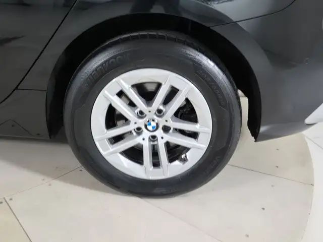BMW 2 Series view 14