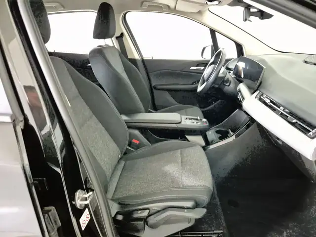 BMW 2 Series view 10