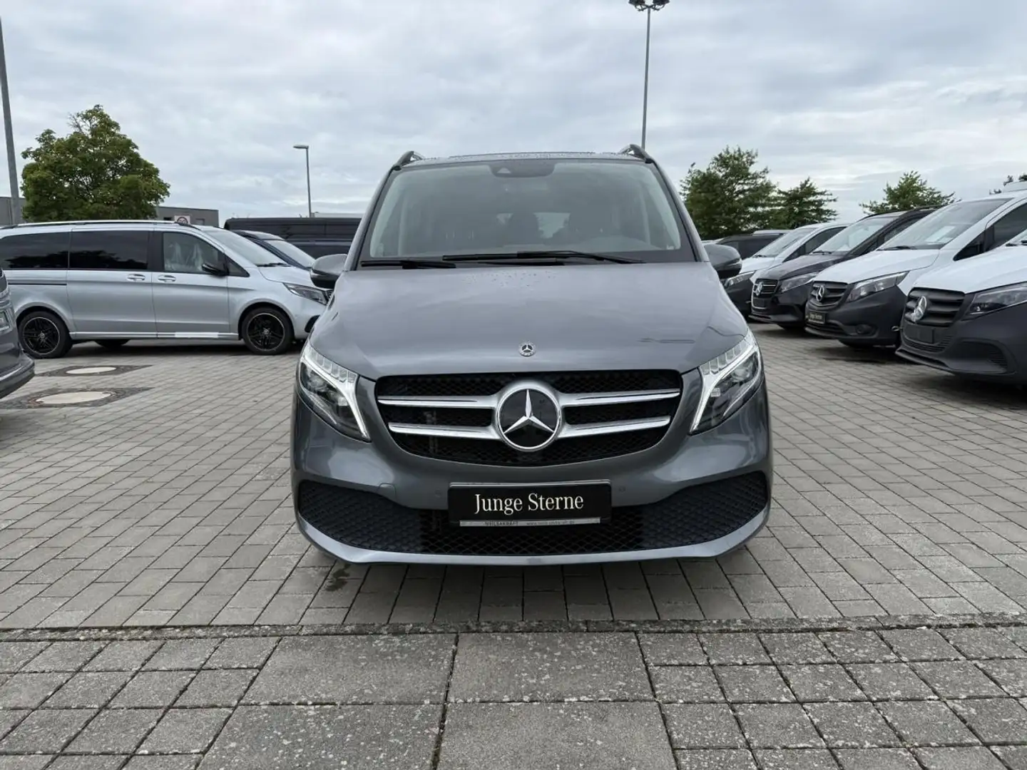 Mercedes-Benz V 300 d 4MATIC EDITION Lang 5 SITZE+KLIMA 3 ZONEN Grau - 2
