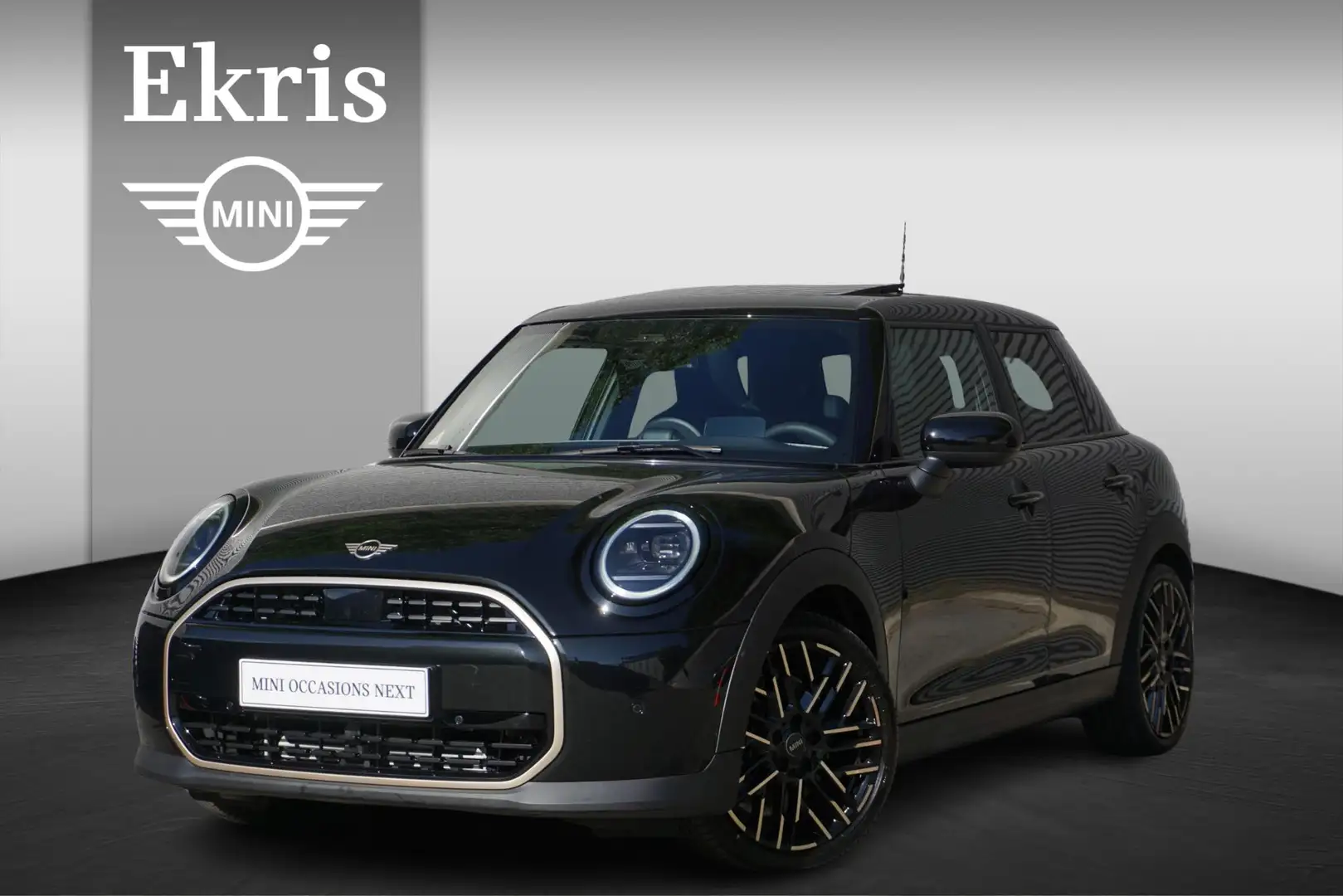 MINI Cooper C 3-deurs Favoured Trim | Pakket M | Glazen panorama Noir - 1