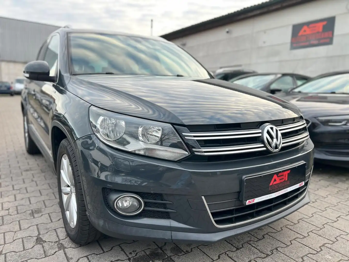 Volkswagen Tiguan 1.4 , DSG, Kamera, PDC, SZH, ZR-2024 Grau - 1