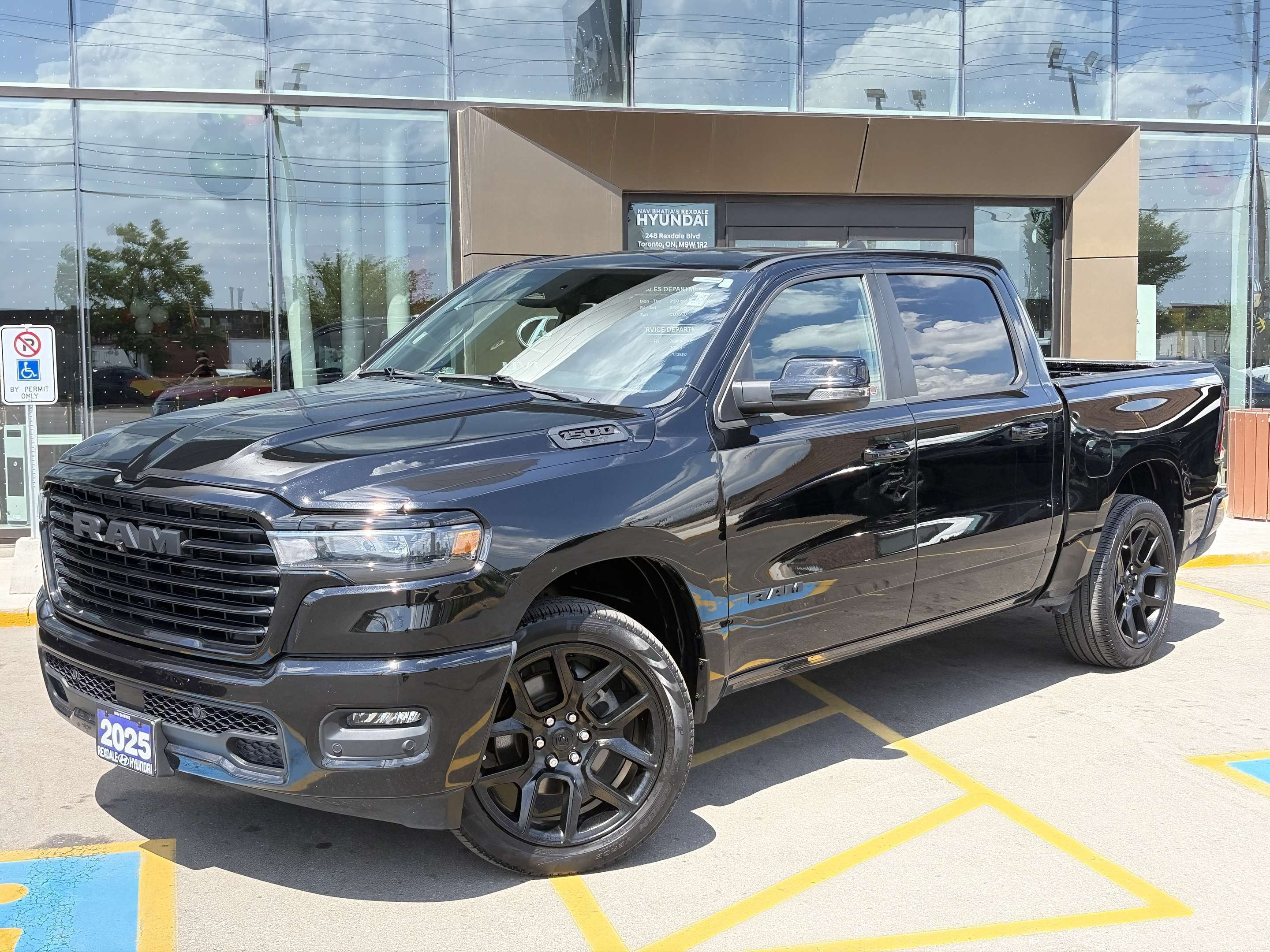 2025 RAM 1500 Pickup Truck 8-Speed Automatic