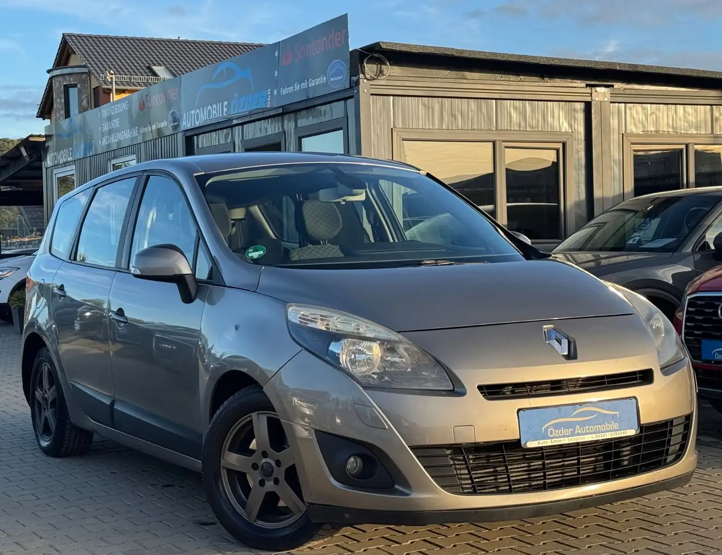 Renault Scenic 1.9 dCi III Luxe+Inspektion NEU+7.Sitzer+ Marrón - 1