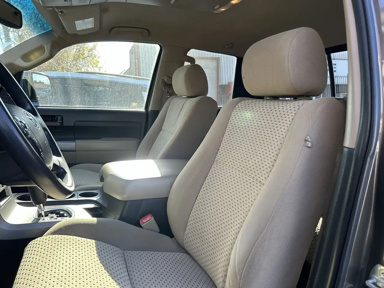 Toyota Tundra снимка Toyota Tundra
