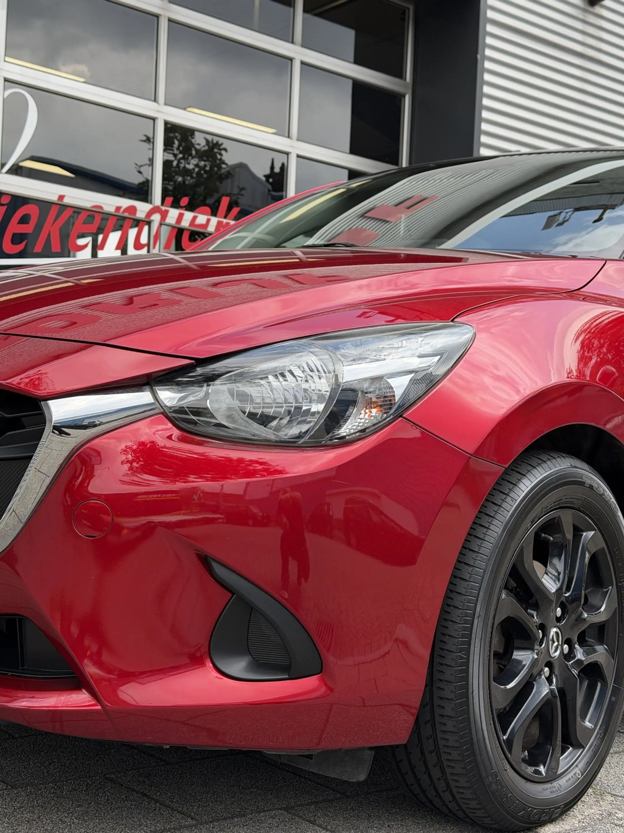 Mazda 2 1.5 Skyactiv-G Dynamic+ - Apple CarPlay / Navigati — photo 13