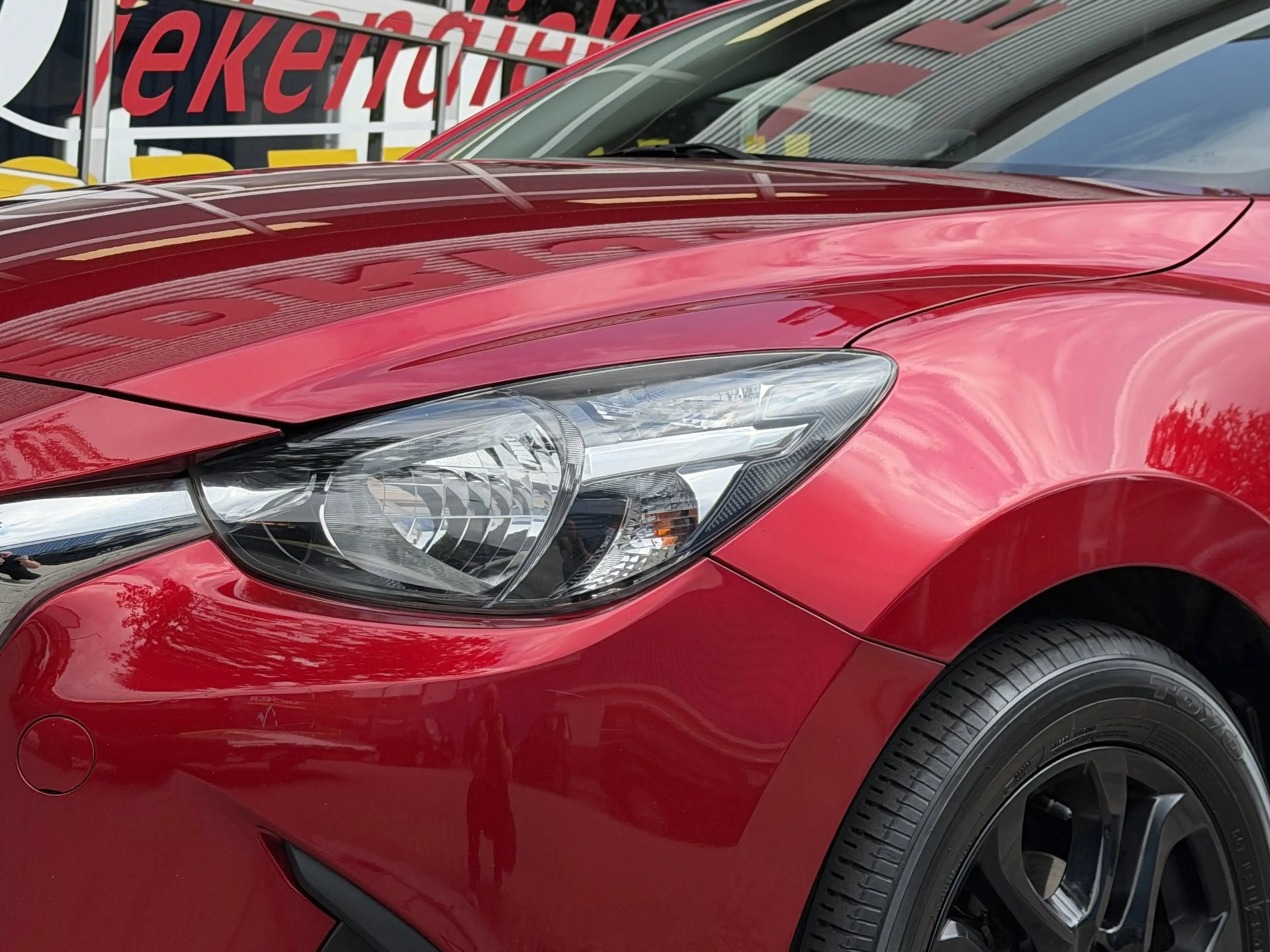 Mazda 2 1.5 Skyactiv-G Dynamic+ - Apple CarPlay / Navigati — photo 14