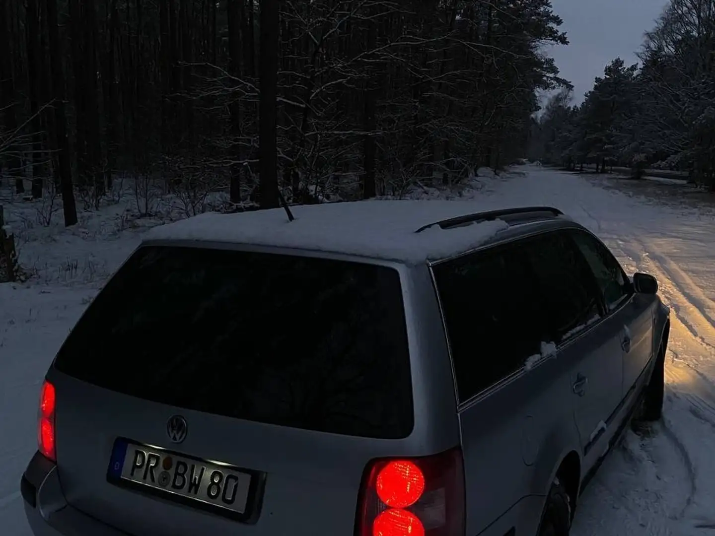 Volkswagen Passat Variant 2.0 5V Stříbrná - 2