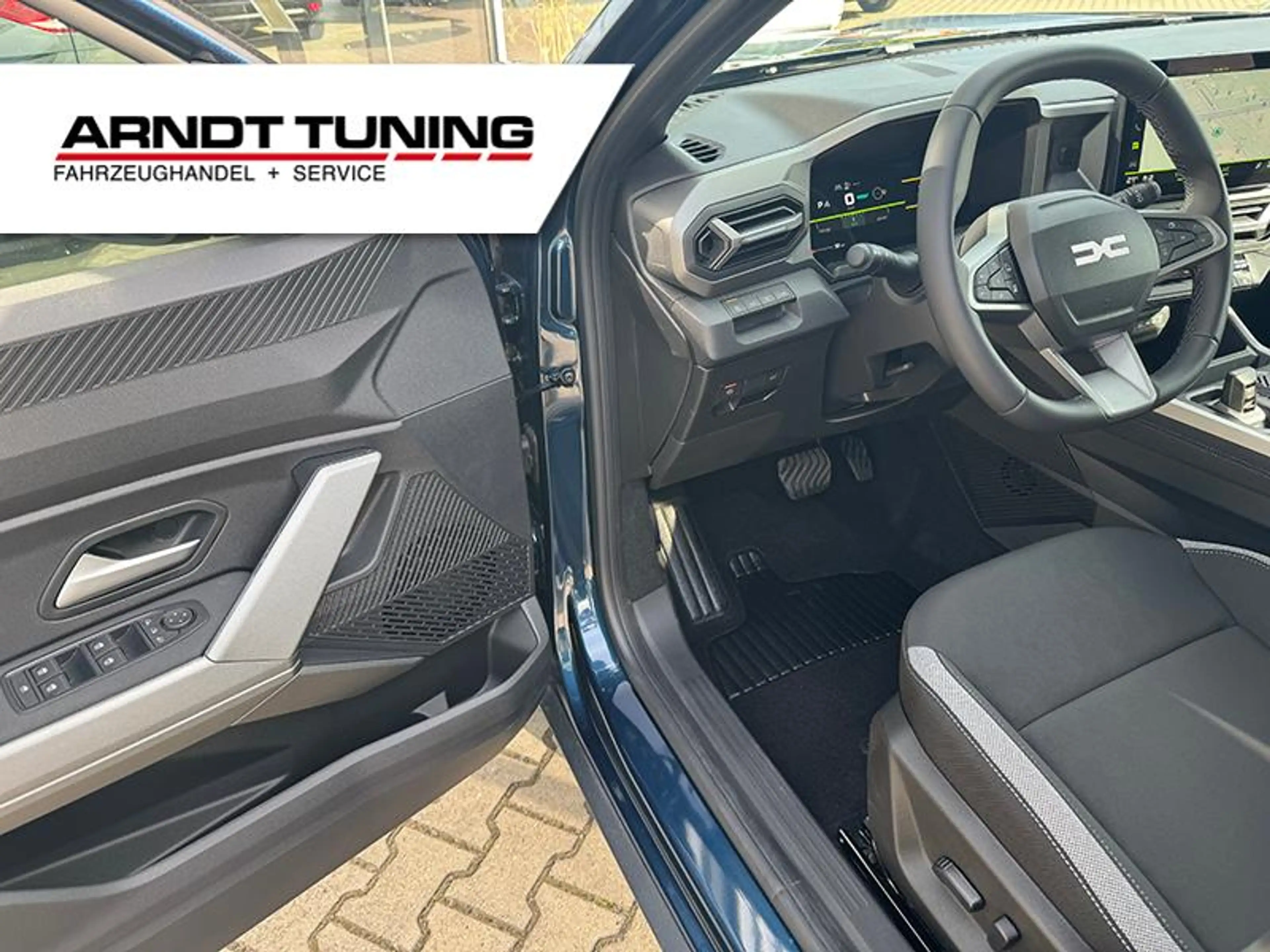 Dacia Bigster Hybrid 155 Journey — photo 10