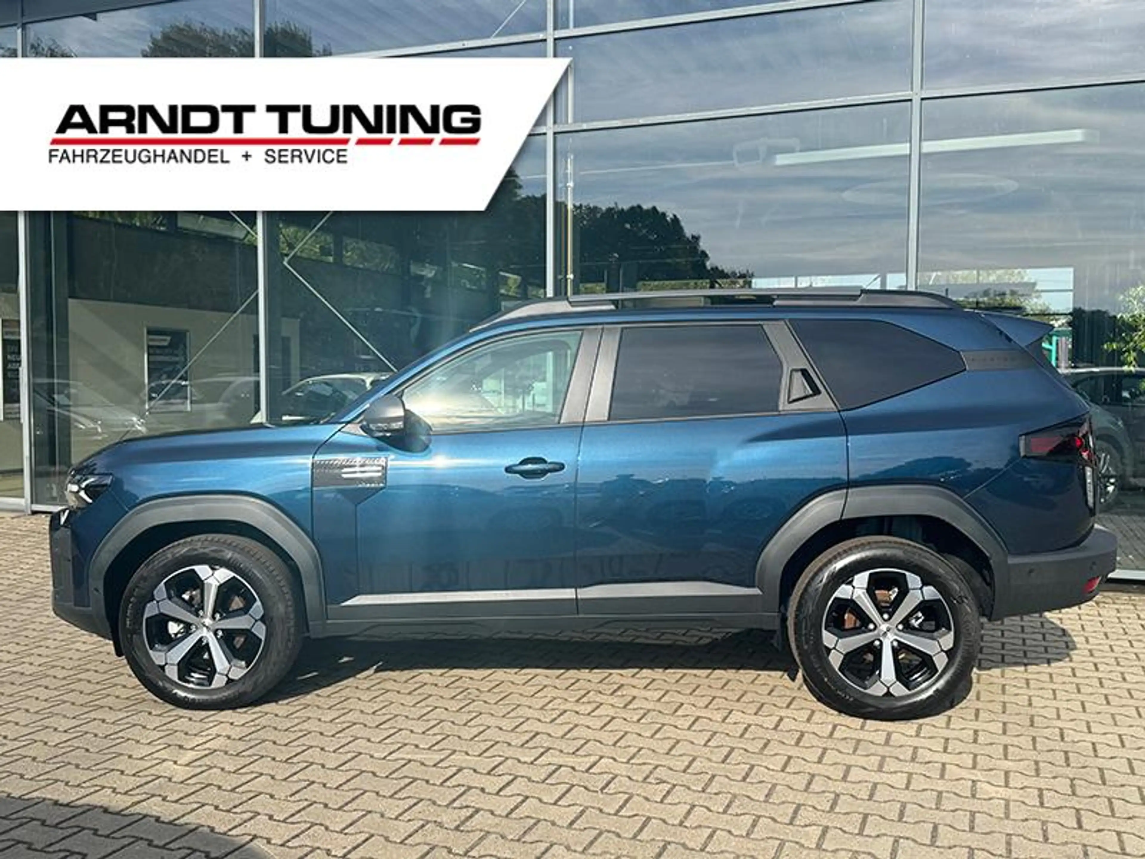 Dacia Bigster Hybrid 155 Journey — photo 3