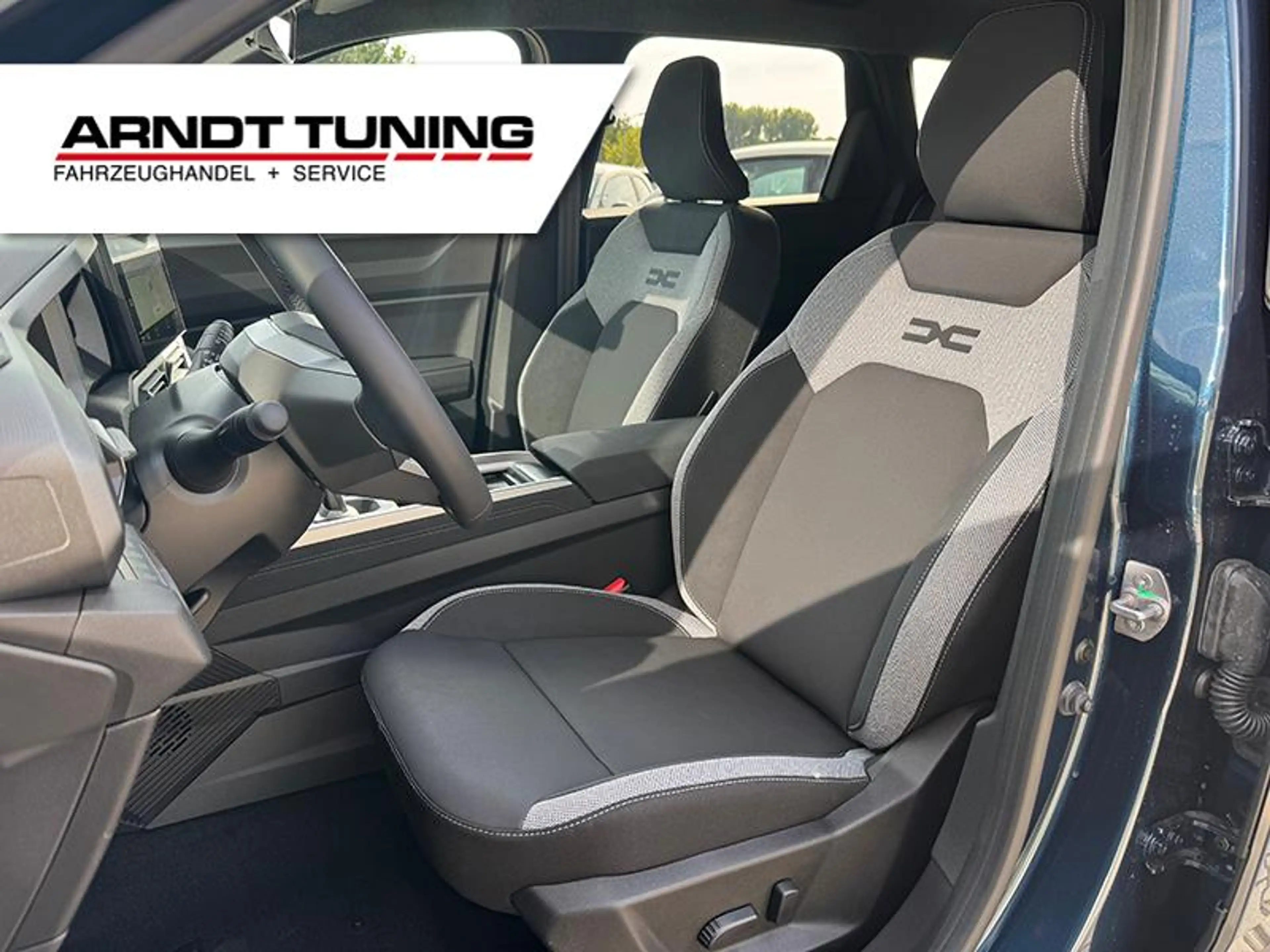 Dacia Bigster Hybrid 155 Journey — photo 11