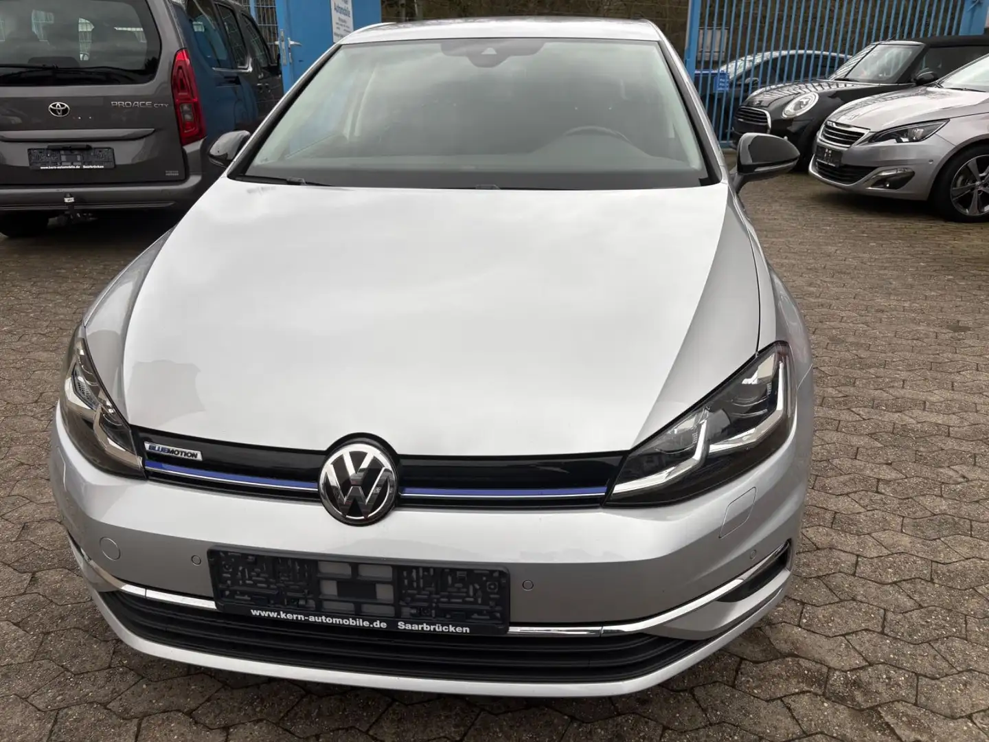 Volkswagen Golf VII 1,5 96kw Navi/LED/ Sitzhzg/ParkAssist Argent - 2