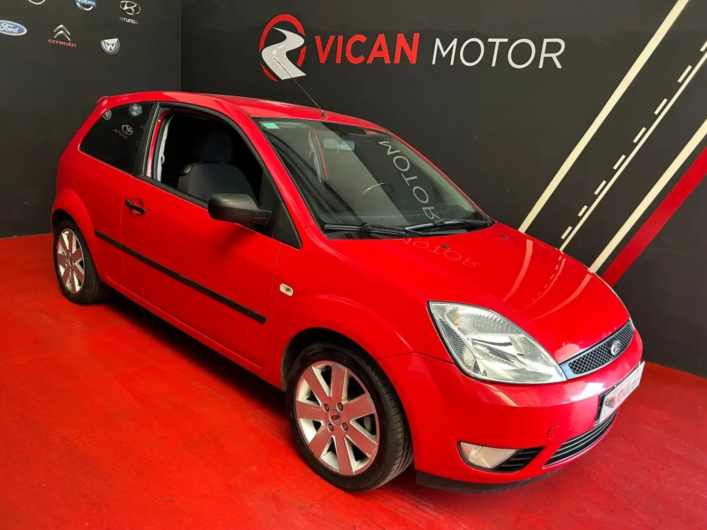 Ford Fiesta 1.6 Steel Rojo - 1