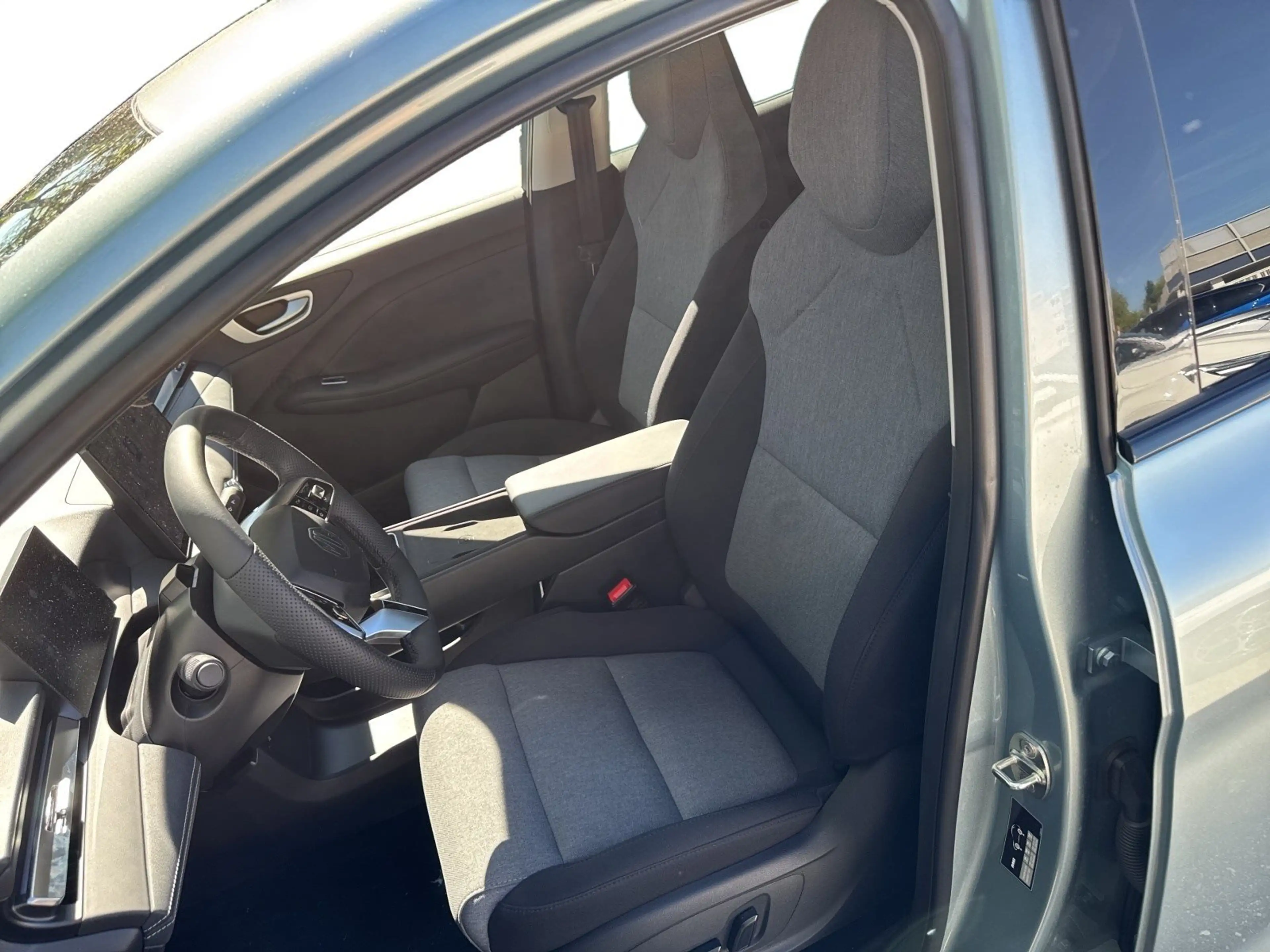 MG MG4 Urban Comfort 54kWh EV — photo 6