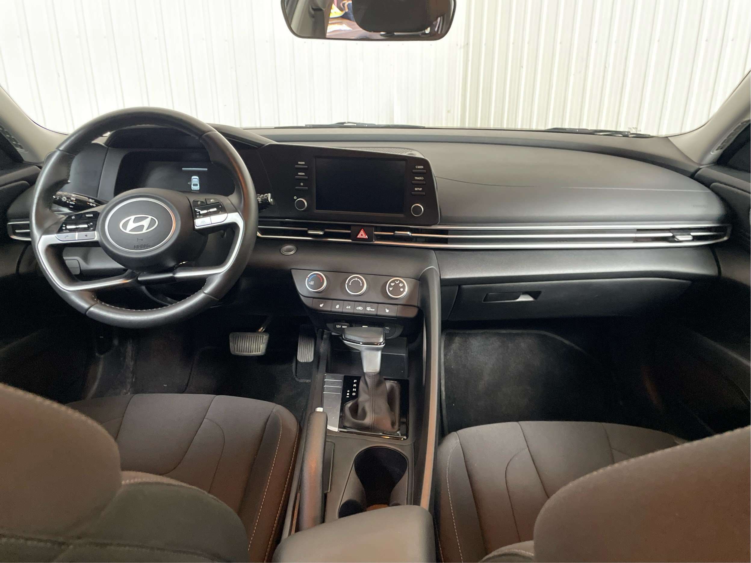 2026 Hyundai Elantra Preferred IVT — снимка 1