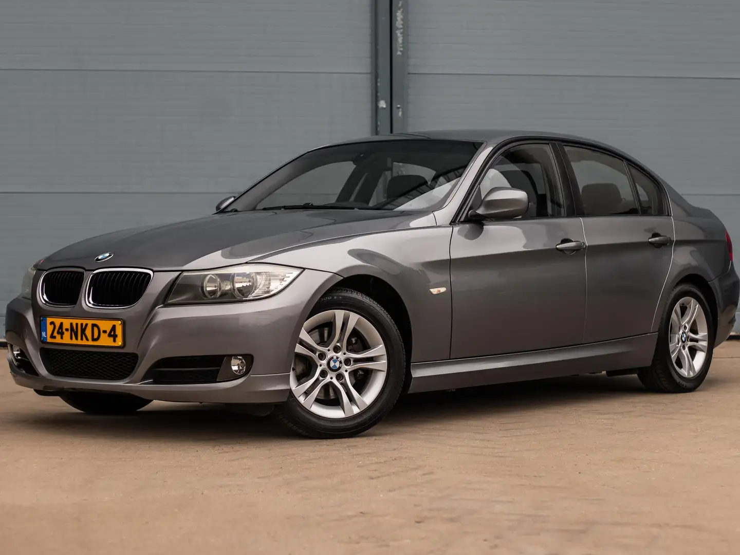 BMW 318 318i Busi.Line Corp.Lease (1e eig, Orig NL) Grijs - 1