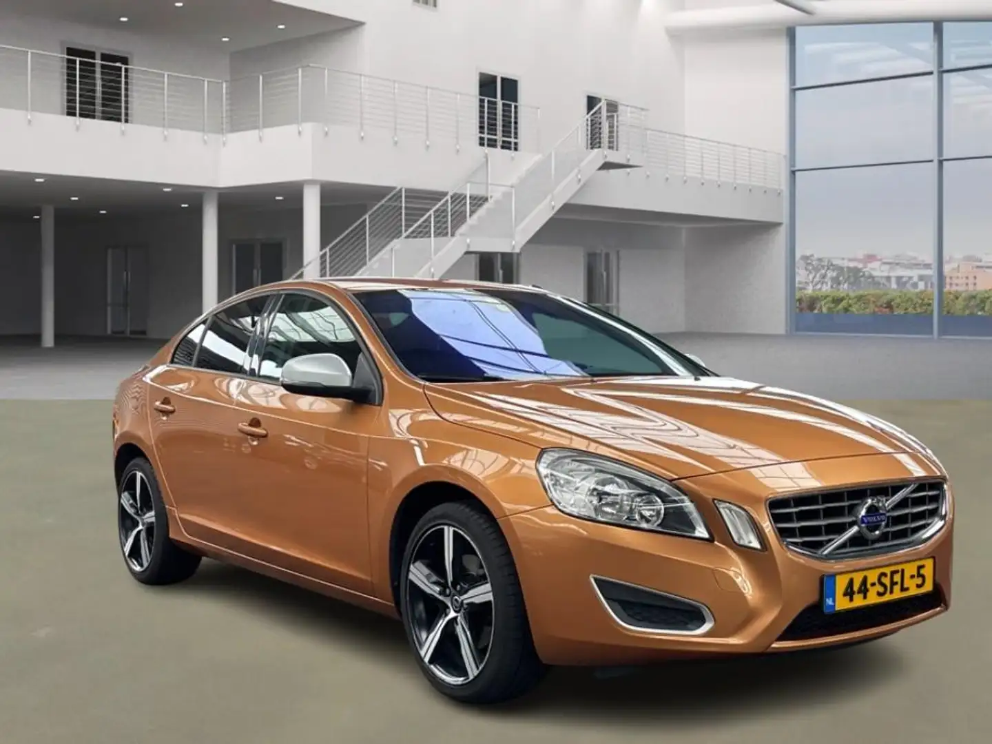 Volvo S60 1.6 T4 Kinetic|aut|navi|psensor|cruise Naranja - 2