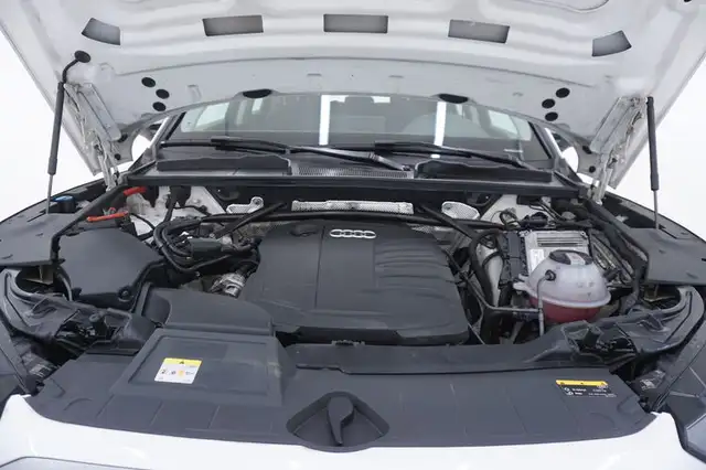 Audi Q5 view 13