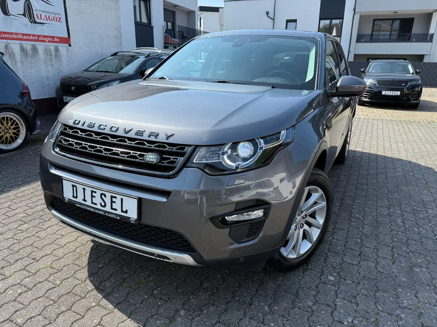 Land Rover Discovery Sport DISCOVERY SPORT SE 4WD Autom. LEDER KAMERA NAVI Grau - 1