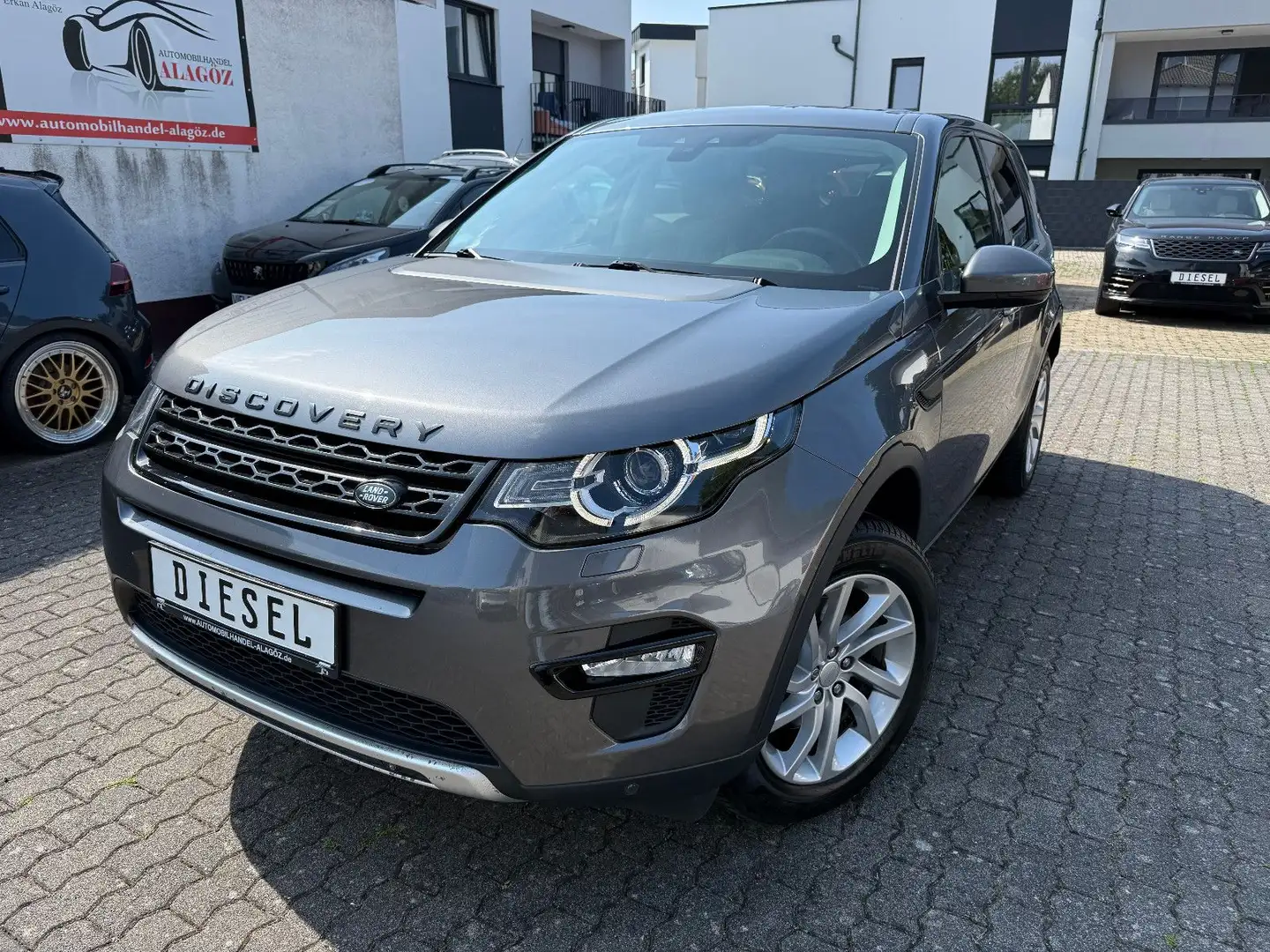 Land Rover Discovery Sport DISCOVERY SPORT SE 4WD Autom. LEDER KAMERA NAVI Grau - 2