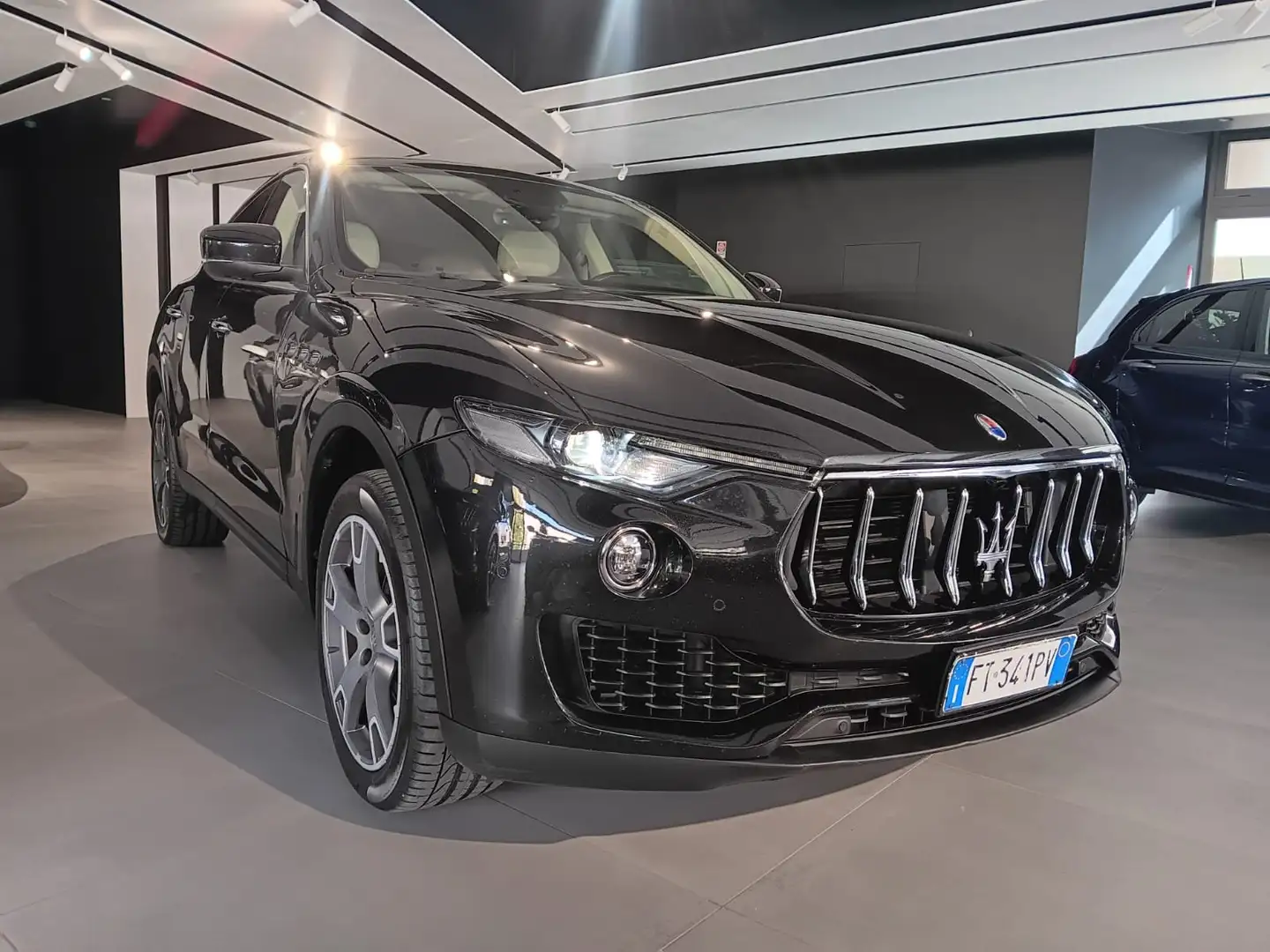 Maserati Levante Levante 3.0 V6 Granlusso 275cv auto my19 Nero - 1