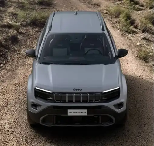 Jeep Avenger view 2