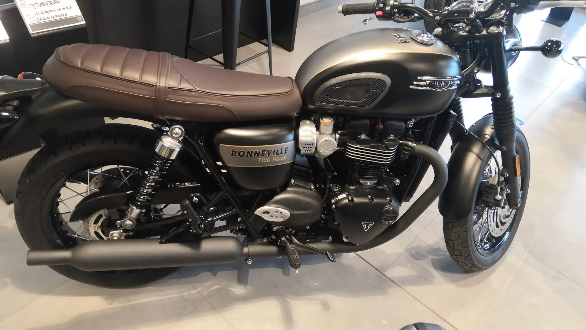 Triumph Bonneville T120 Black Szary - 2