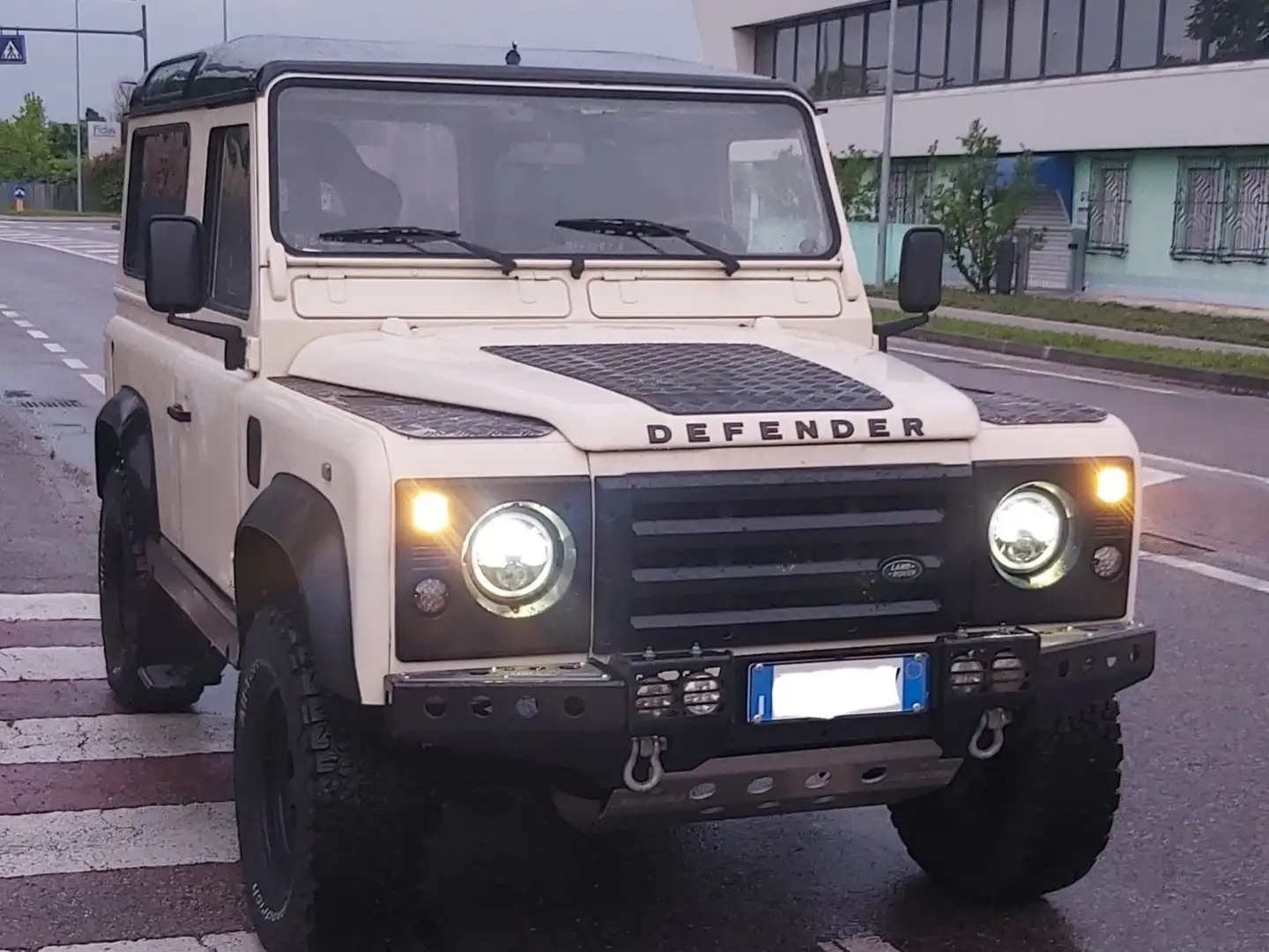 Land Rover Discovery defender Bej - 1