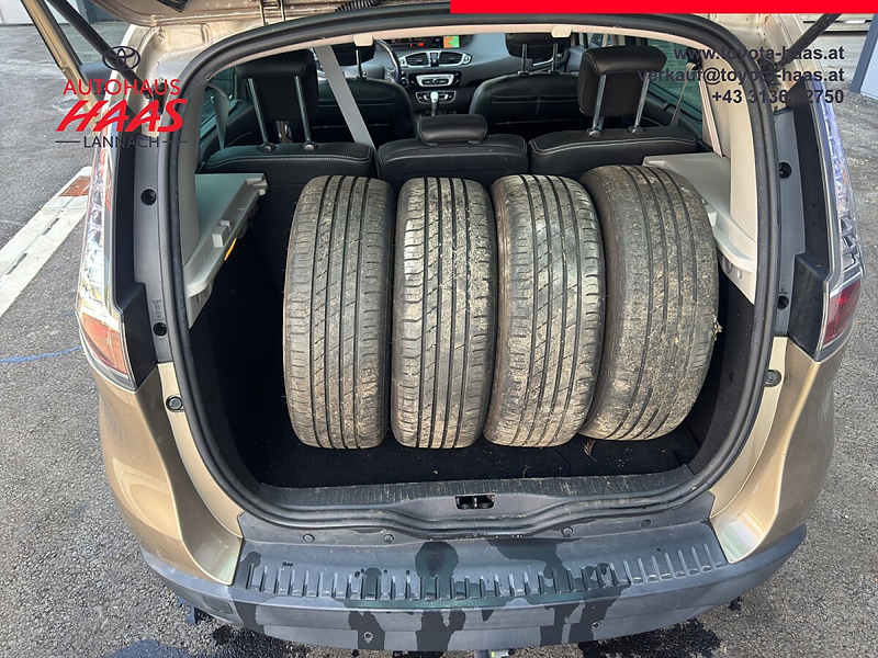 Renault Scenic Scénic Energy dCi 110 EDC Bose Edition — photo 14