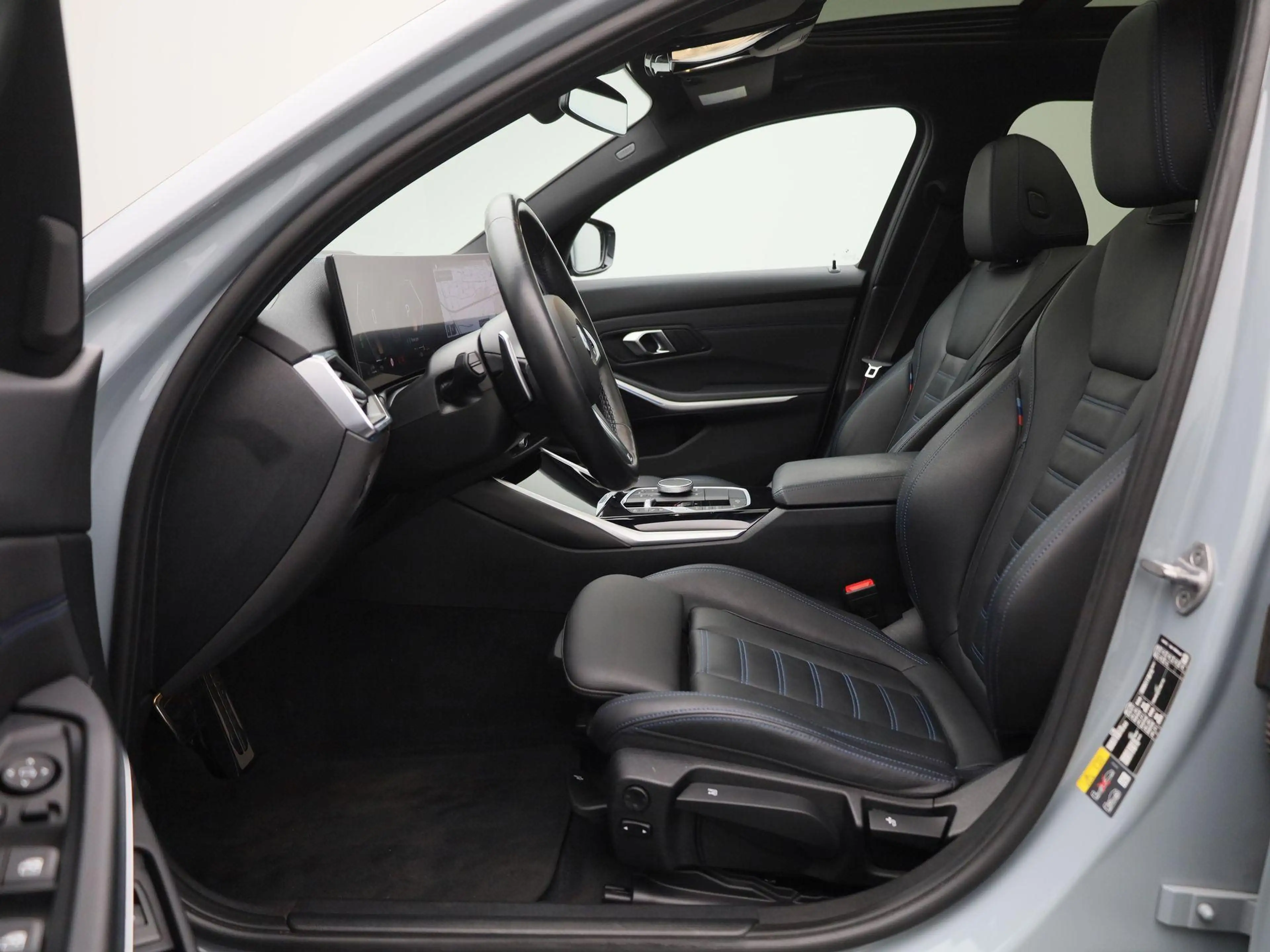 BMW 330 3-serie Touring 330e xDrive | M SPORT | PANORAMADA — photo 11