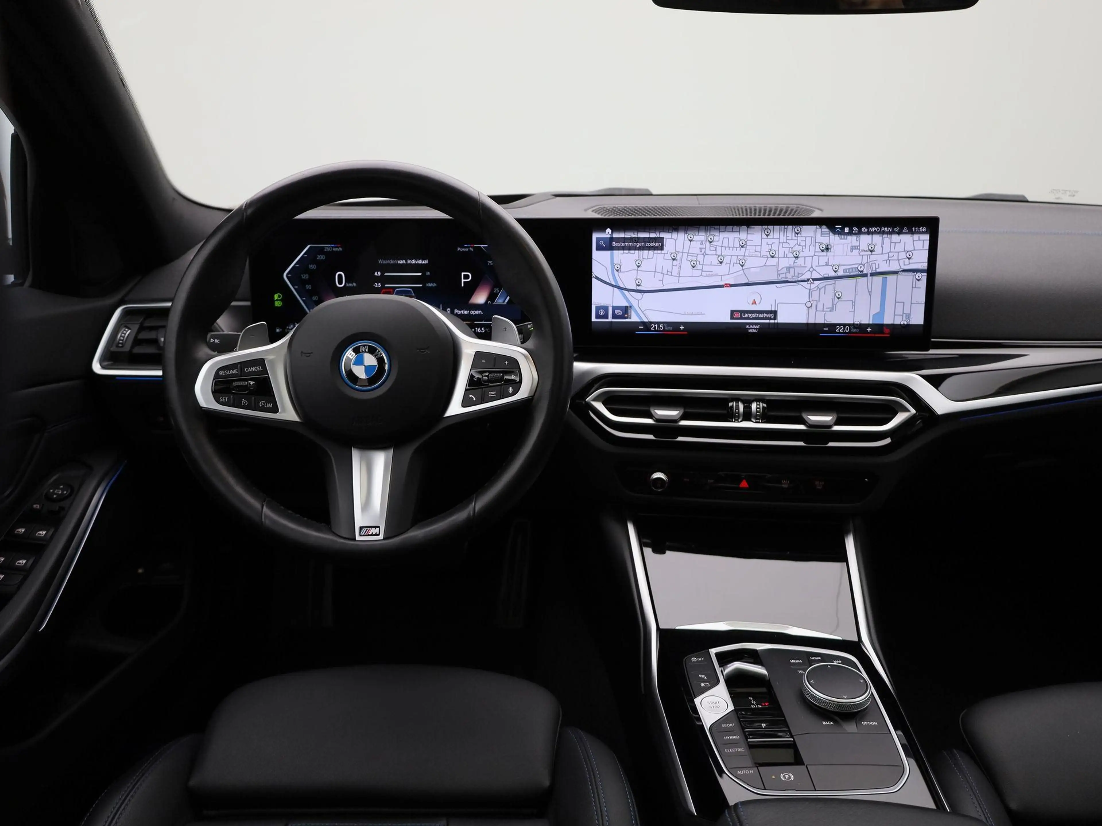 BMW 330 3-serie Touring 330e xDrive | M SPORT | PANORAMADA — photo 7