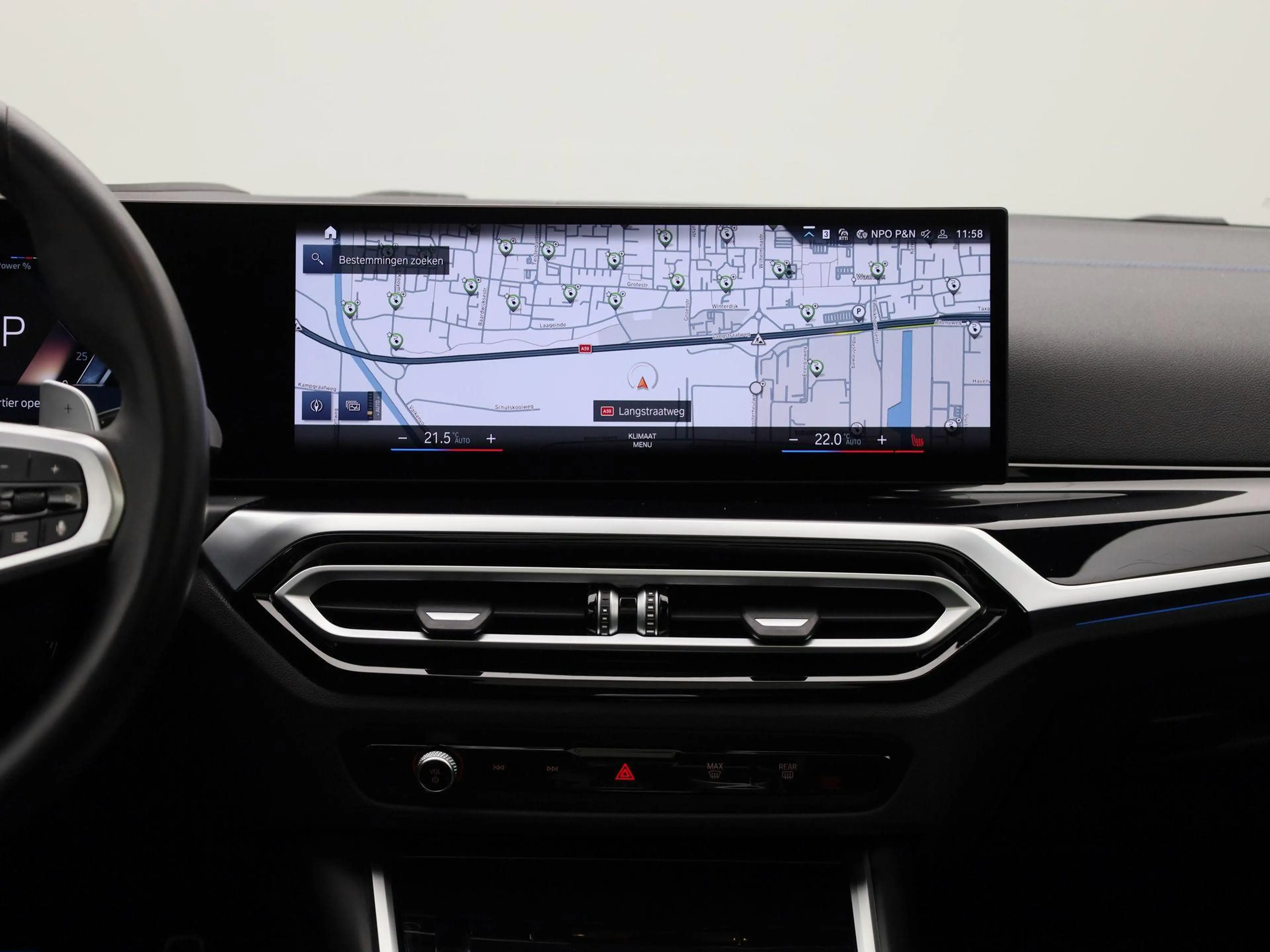 BMW 330 3-serie Touring 330e xDrive | M SPORT | PANORAMADA — photo 9