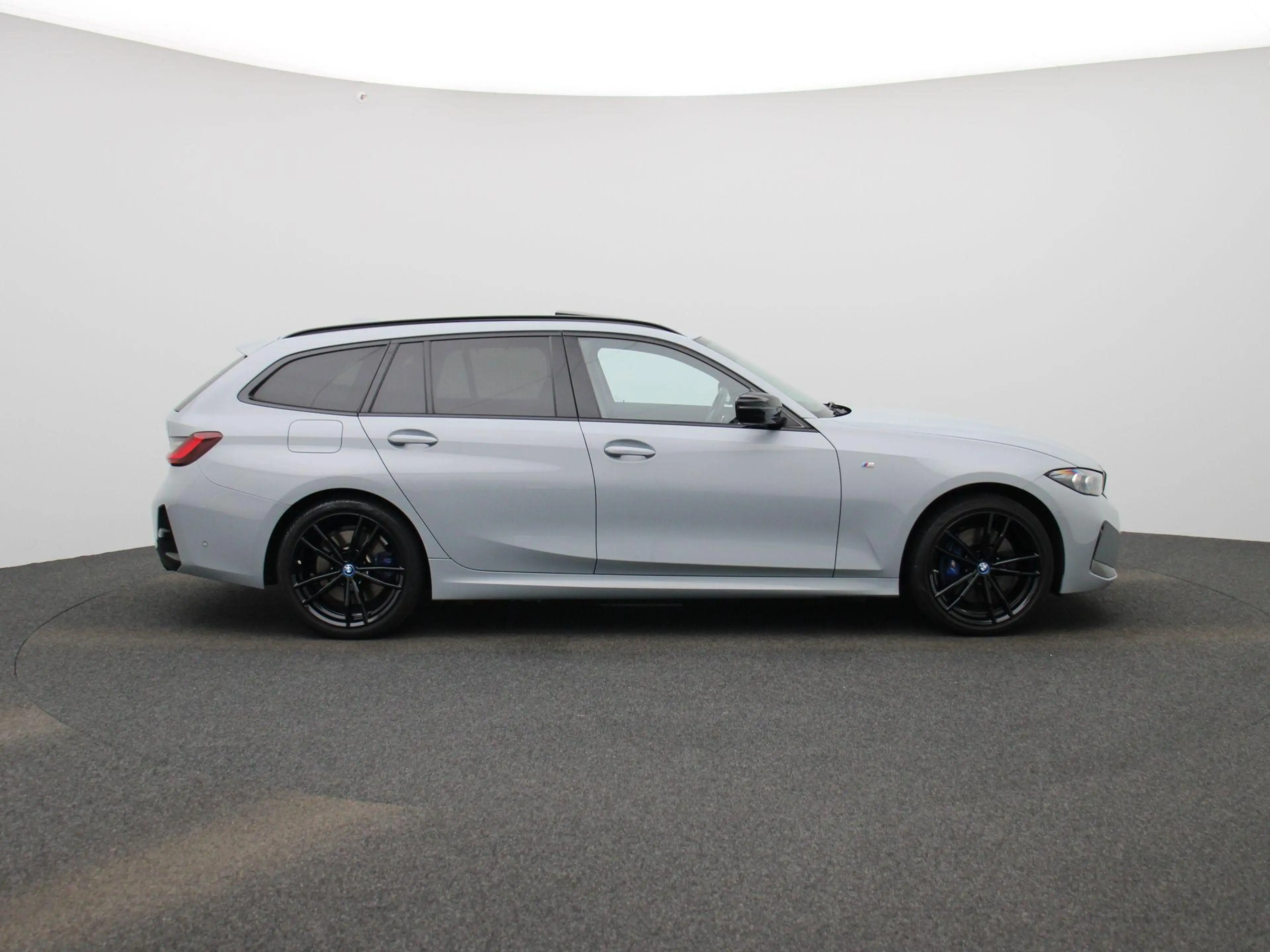 BMW 330 3-serie Touring 330e xDrive | M SPORT | PANORAMADA — photo 6