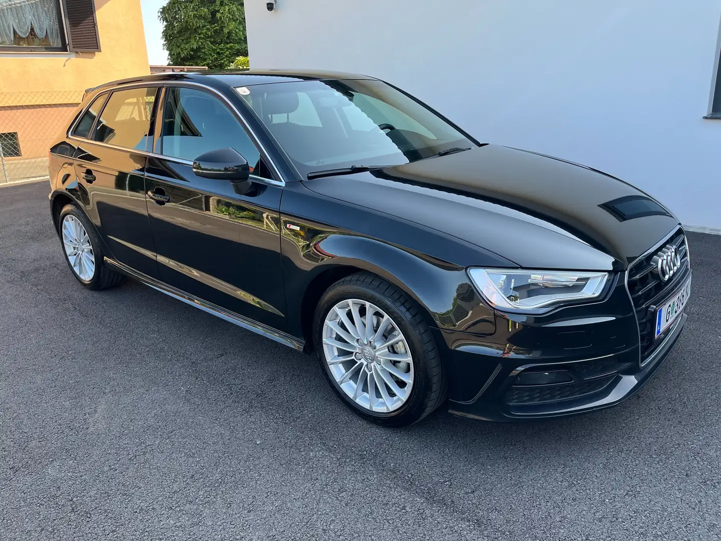 Audi A3 A3 Sportback 1,6 TDI S-line intense Schwarz - 2