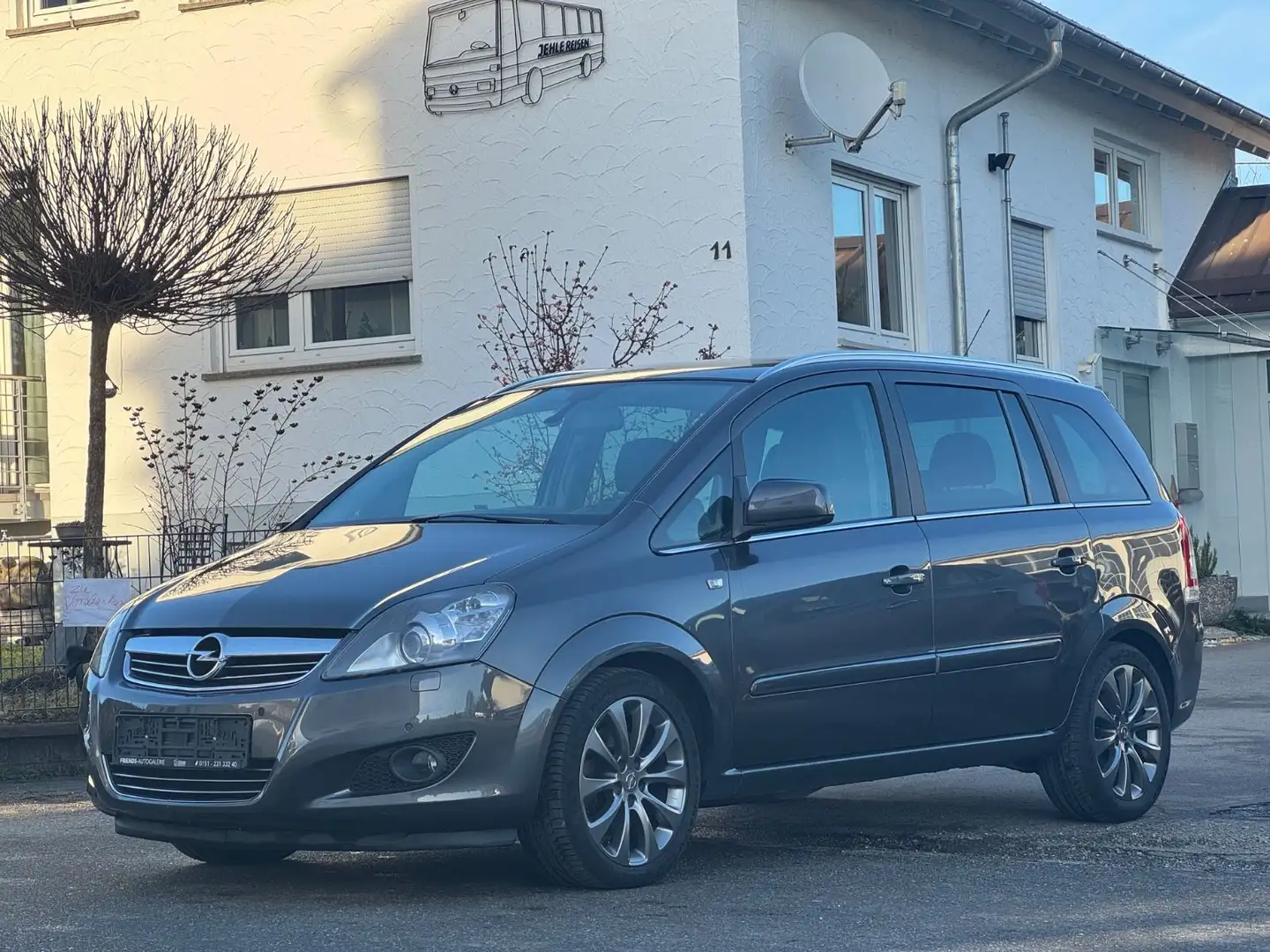 Opel Zafira B Innovation*7SITZER*1.HAND*SERVICE NEU Grau - 1
