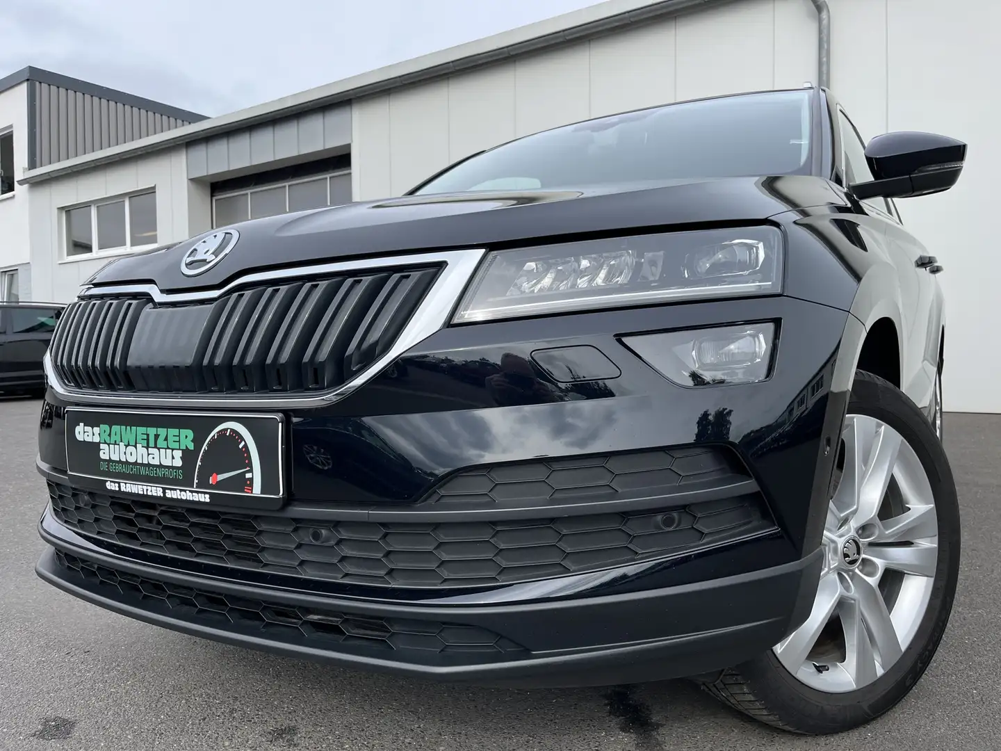 Skoda Karoq 2.0 TDI Style 156€ m. 20% Anzahlung Virtual Cock Schwarz - 1