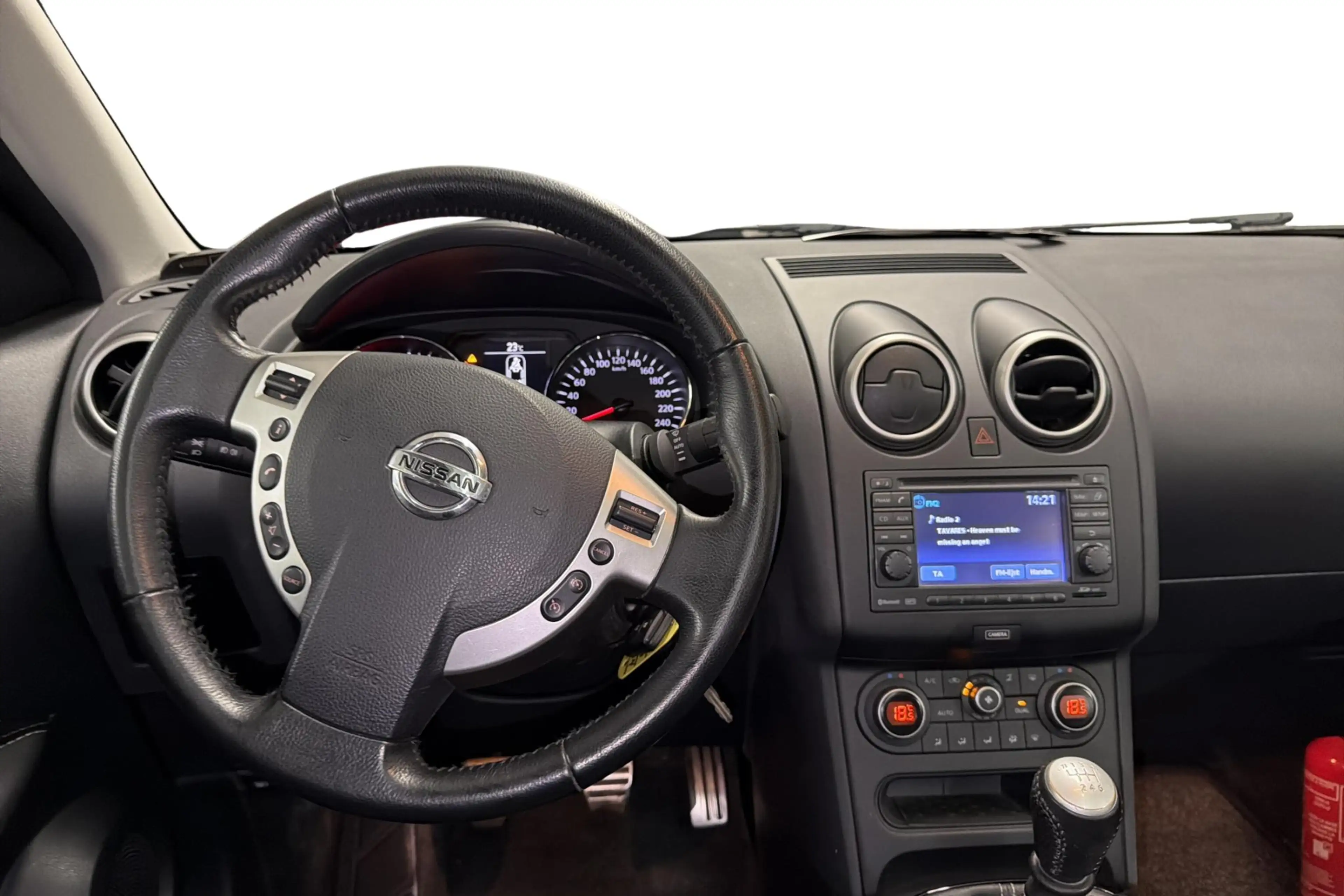 Nissan Qashqai 1.5 dCi Connect Edition — photo 12