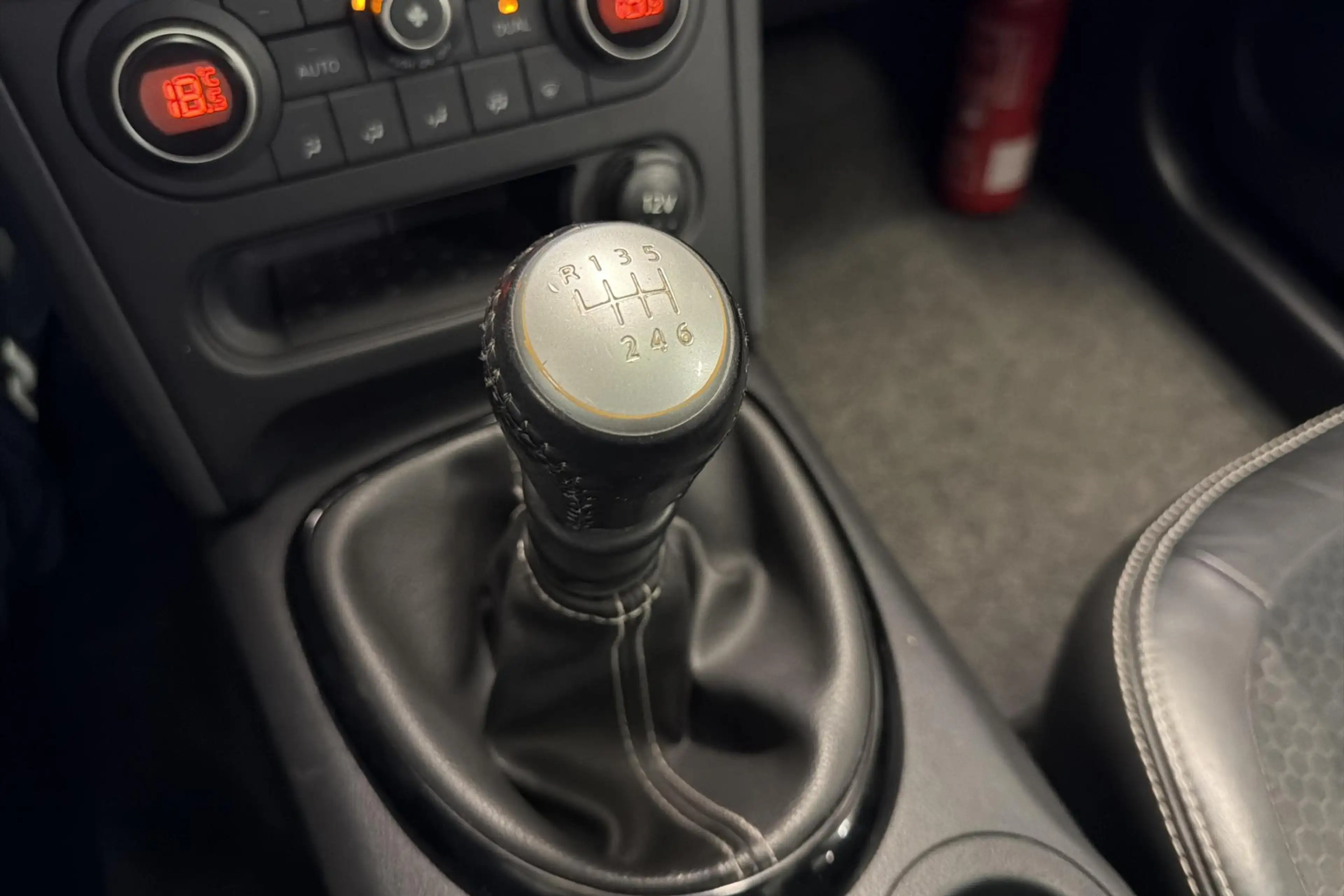Nissan Qashqai 1.5 dCi Connect Edition — photo 15