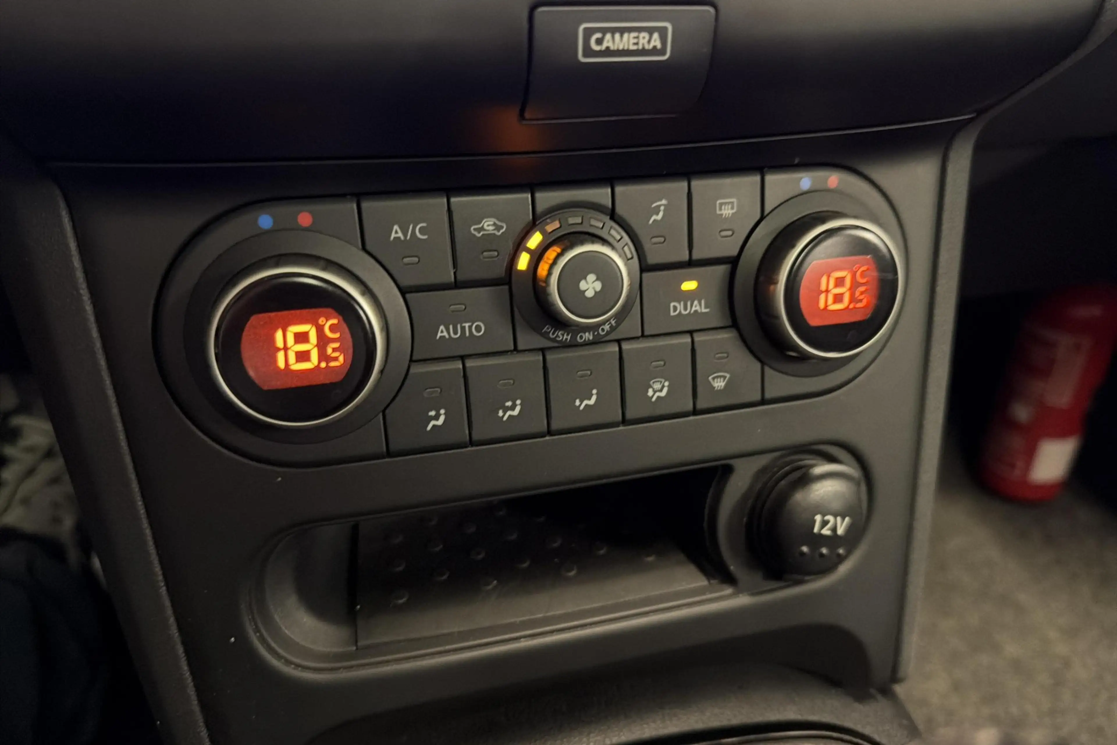 Nissan Qashqai 1.5 dCi Connect Edition — photo 14
