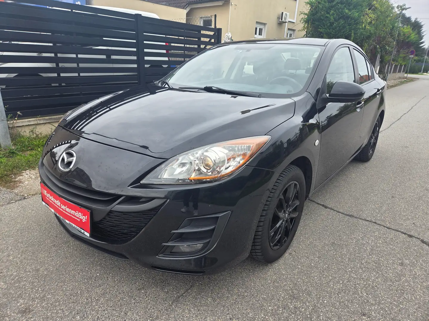 Mazda 3 1,6 Benzin Limousine Center-Line Schwarz - 1